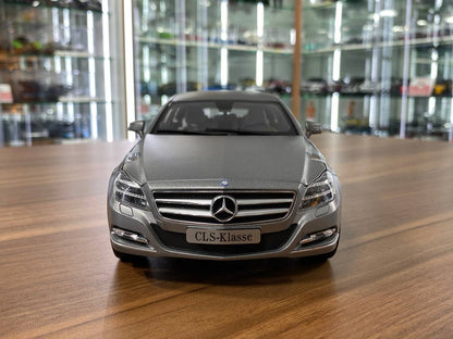 1/18 diecast Norev Dealer Edition Mercedes-Benz CLS Shooting Brake in designo alanit grey magno