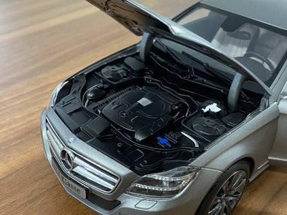 1/18 diecast Norev Dealer Edition Mercedes-Benz CLS Shooting Brake in designo alanit grey magno