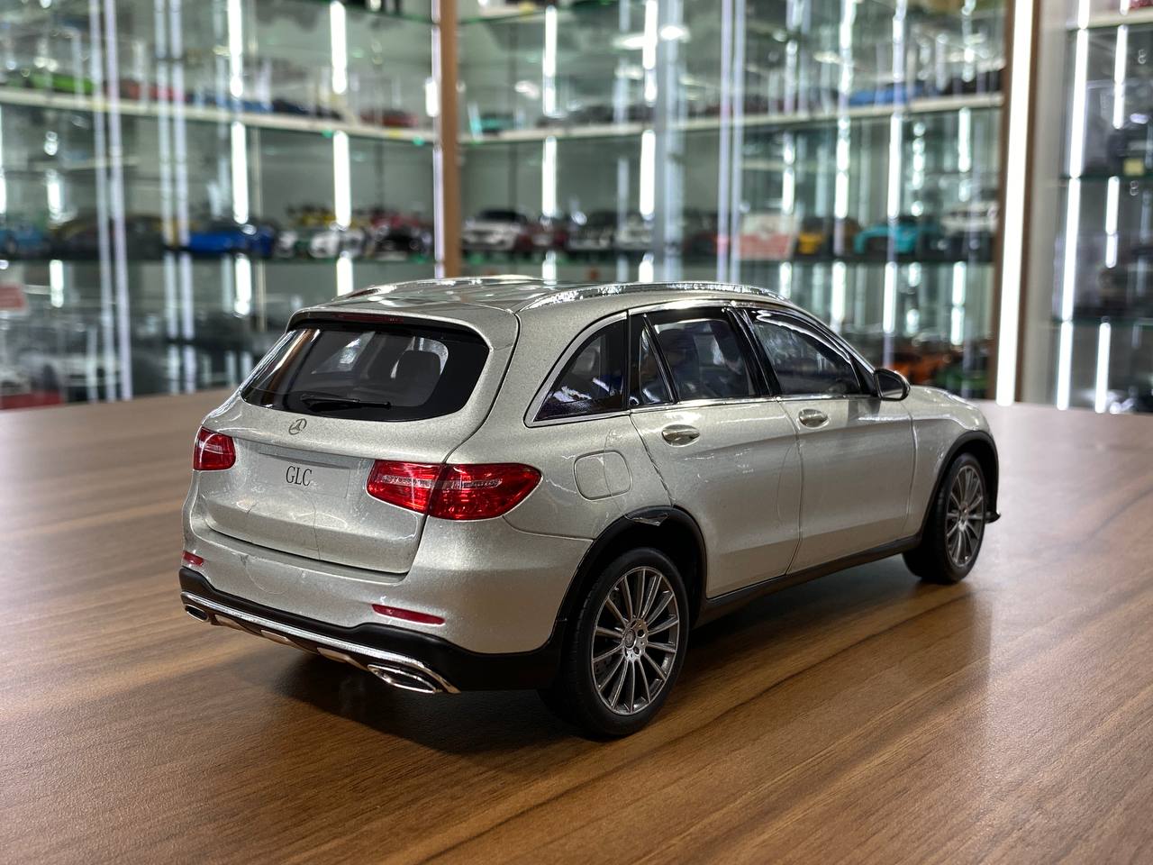 1/18 Diecast Norev Dealer Edition Mercedes-Benz GLC in iridium Silver
