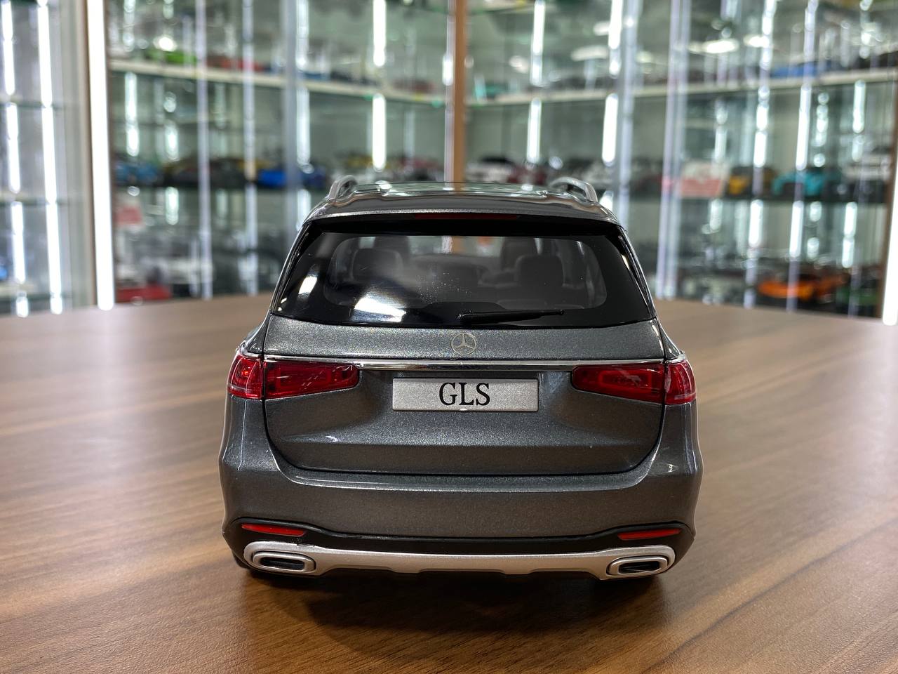 1/18 Diecast Mercedes-Benz GLS  in Selenite grey| Jaditoys Dealer Edition