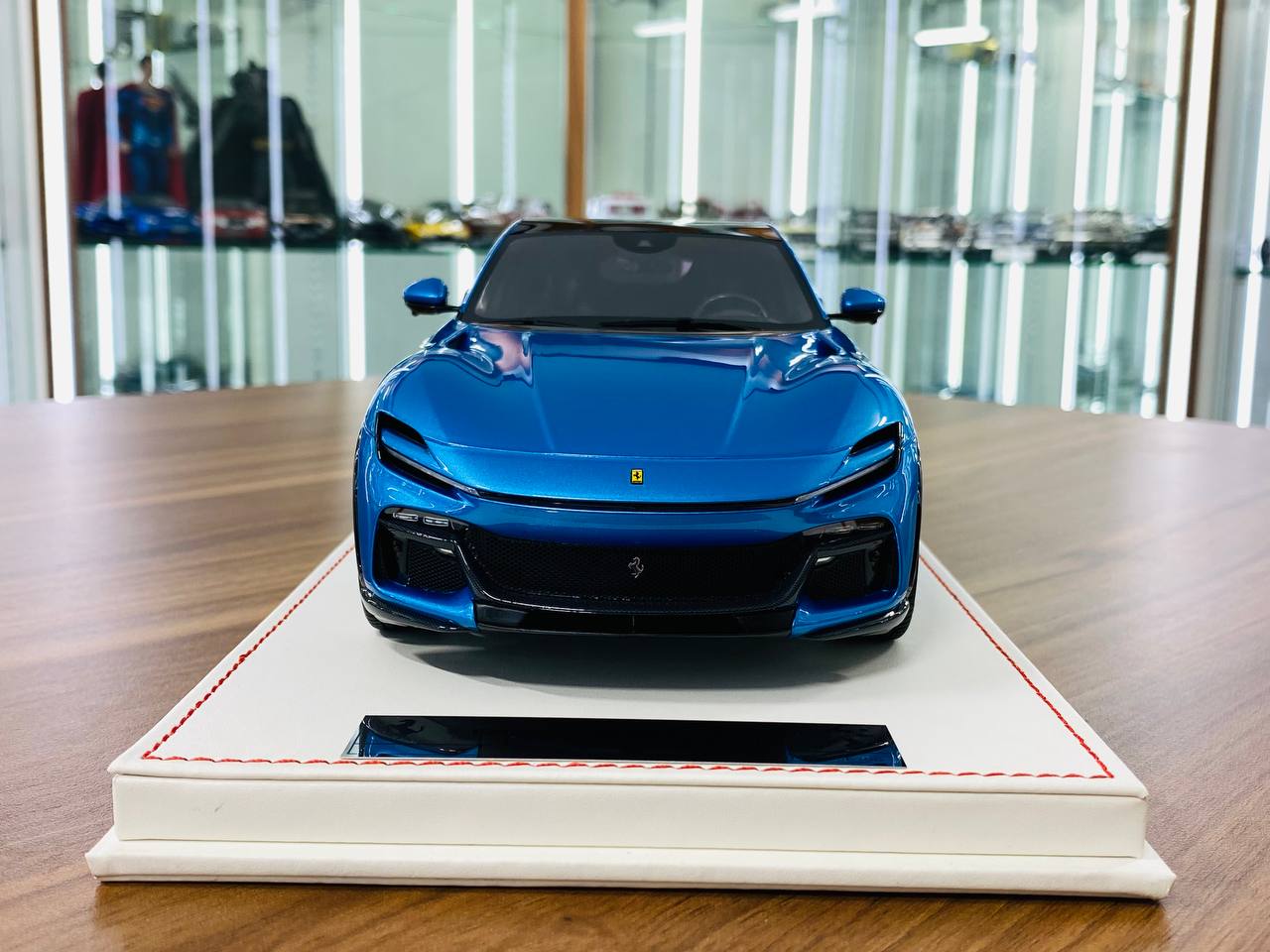 1/18 Resin Model - Runner Ferrari Purosangue Pearl Blue