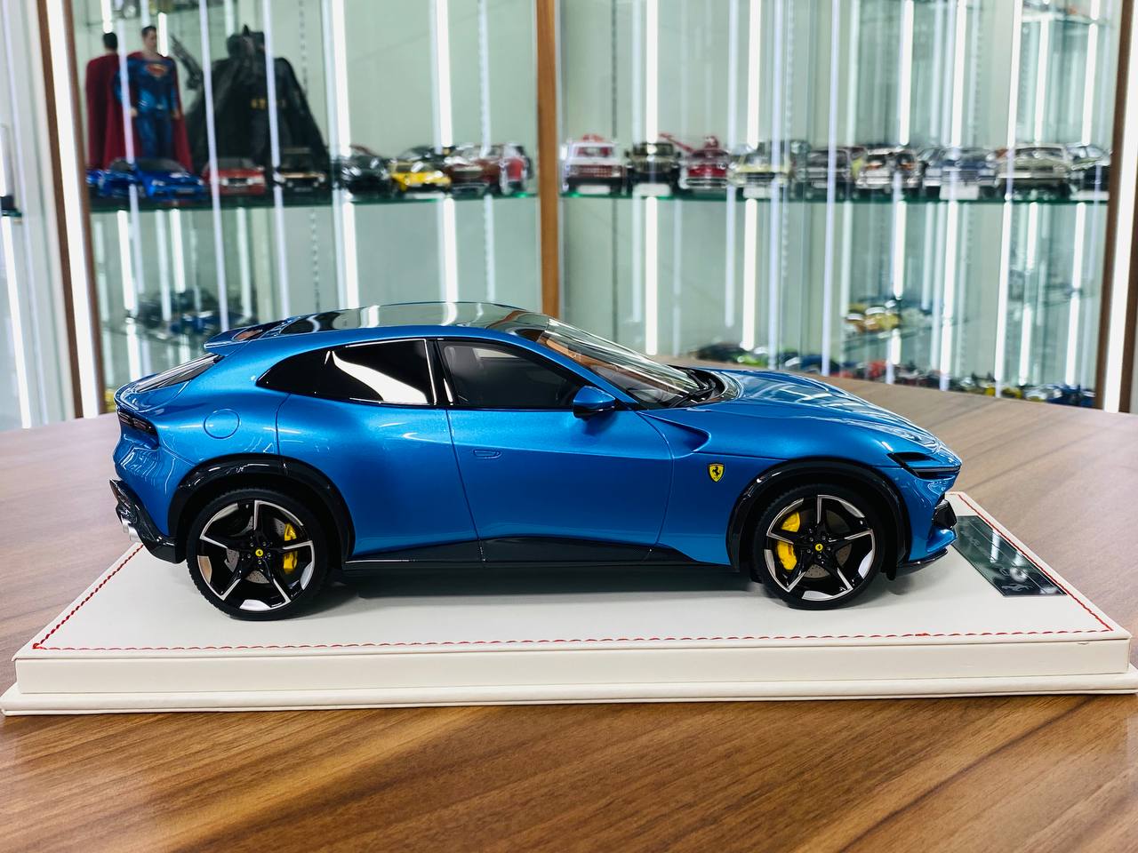 1/18 Resin Model - Runner Ferrari Purosangue Pearl Blue