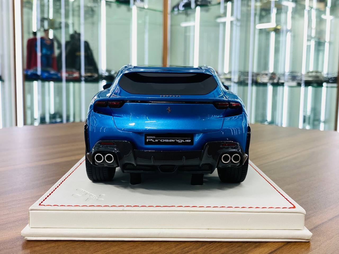 1/18 Resin Model - Runner Ferrari Purosangue Pearl Blue