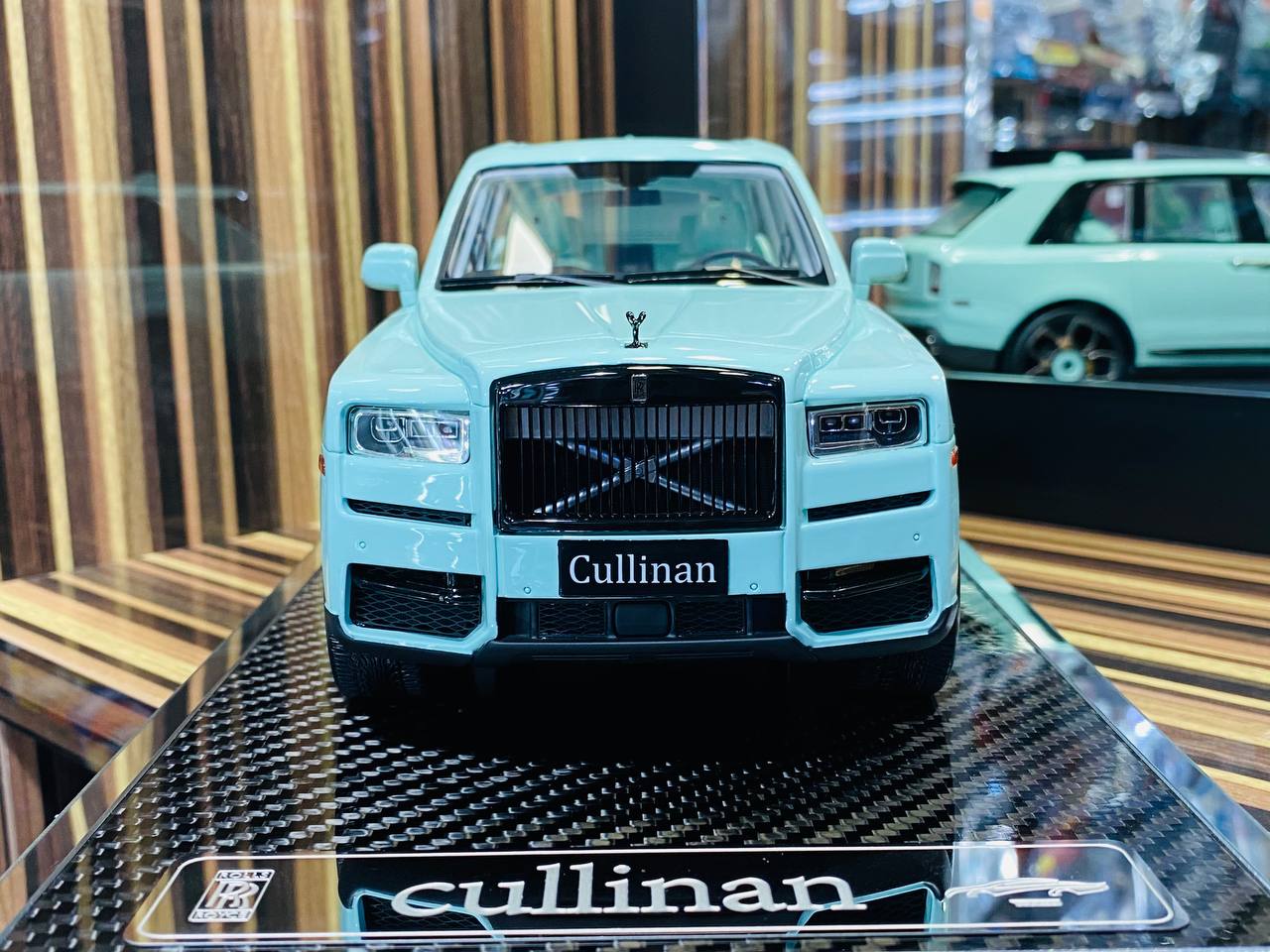 Exclusive YY Model Rolls Royce Cullinan Resin Model - Tiffany | Limited Edition!