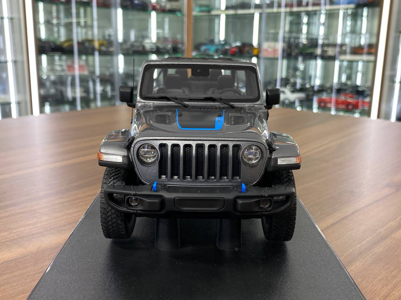 1/18 Resin Model GT Spirit JEEP WRANGLER 4XE 2022 – Silver Metallic– Limited Edition