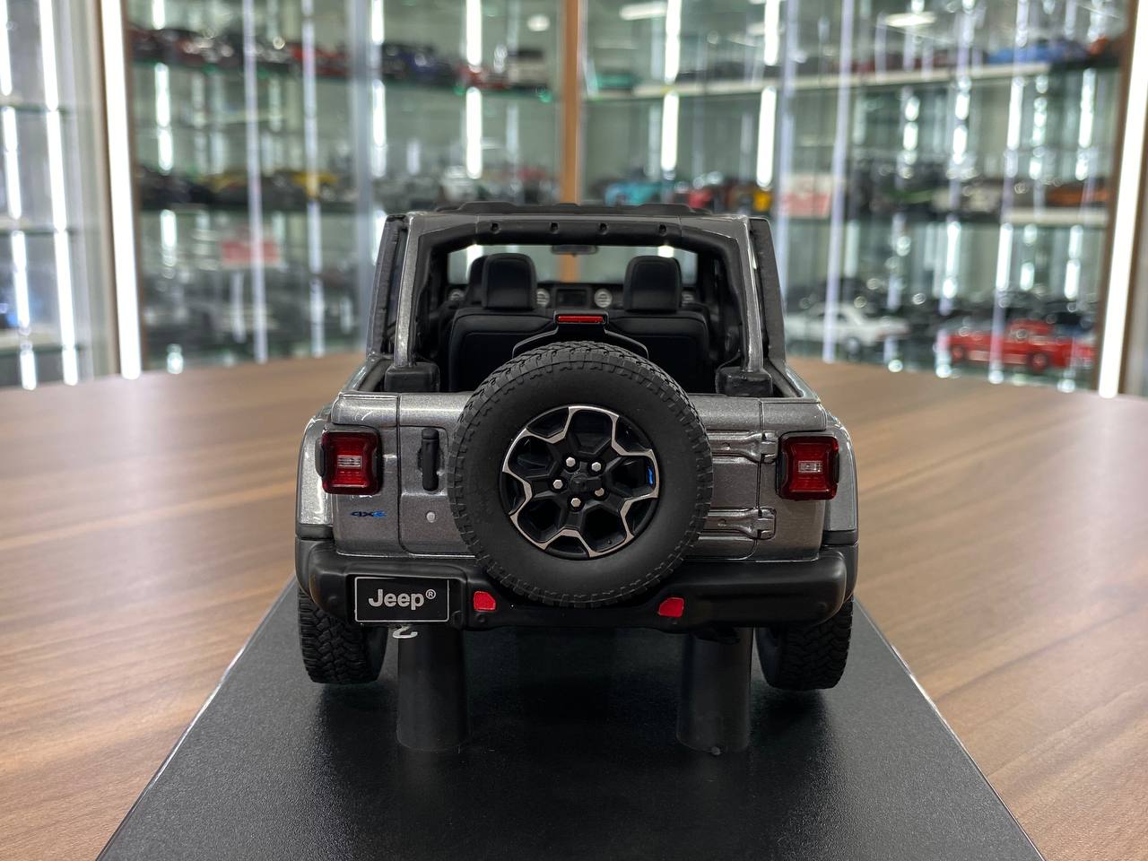 1/18 Resin Model GT Spirit JEEP WRANGLER 4XE 2022 – Silver Metallic– Limited Edition