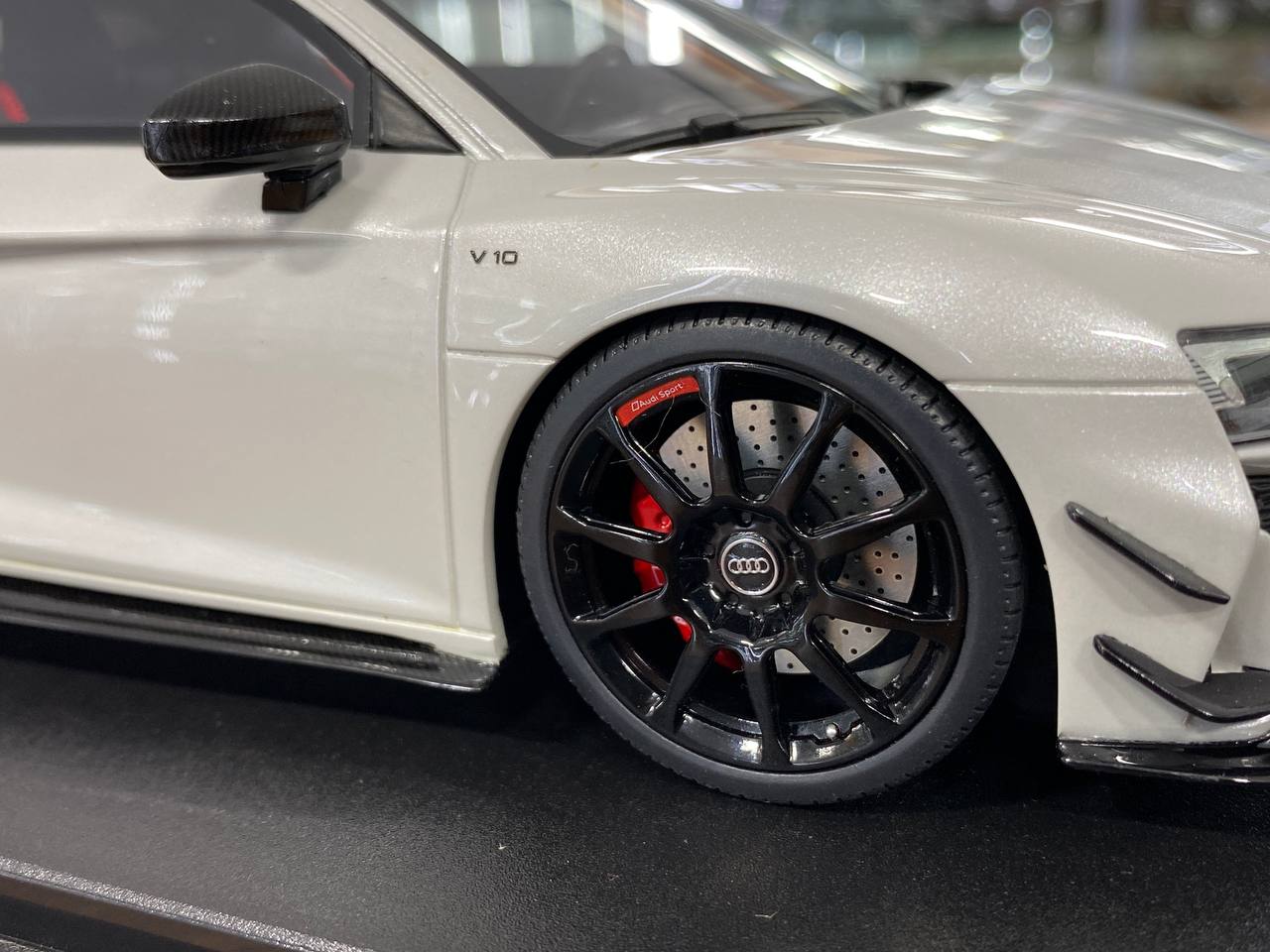 1/18 Resin Model GT Spirit Audi R8 Coupe V10 GT RWD 2022 in White Grey -  Limited Edition
