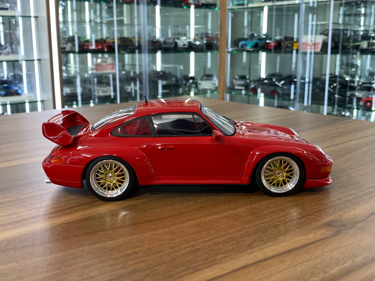 1/18 Resin Model GT Spirit Porsche 911 (993) 3.8 RSR 1996 - Red - Limited Edition
