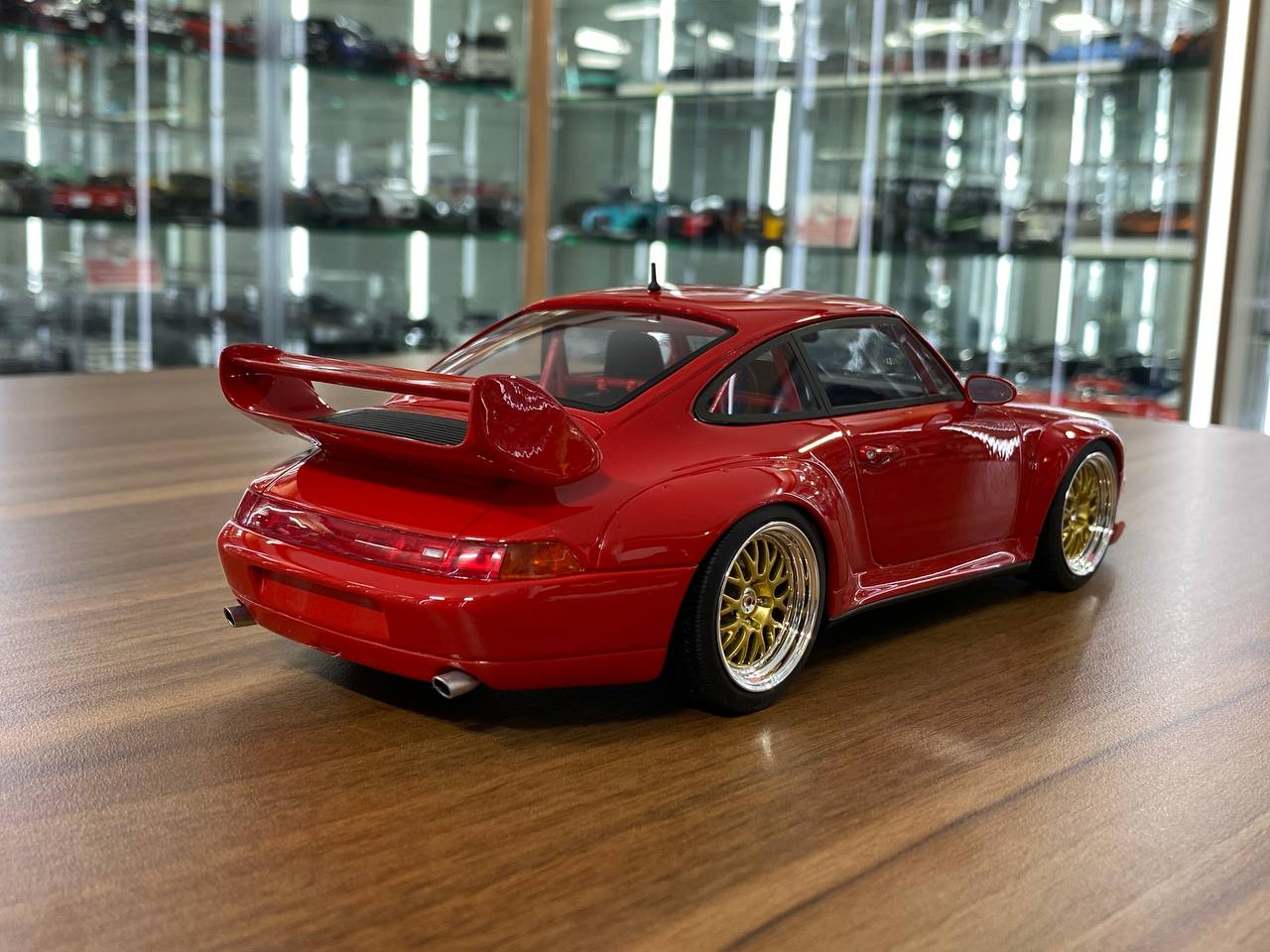 1/18 Resin Model GT Spirit Porsche 911 (993) 3.8 RSR 1996 - Red - Limited Edition