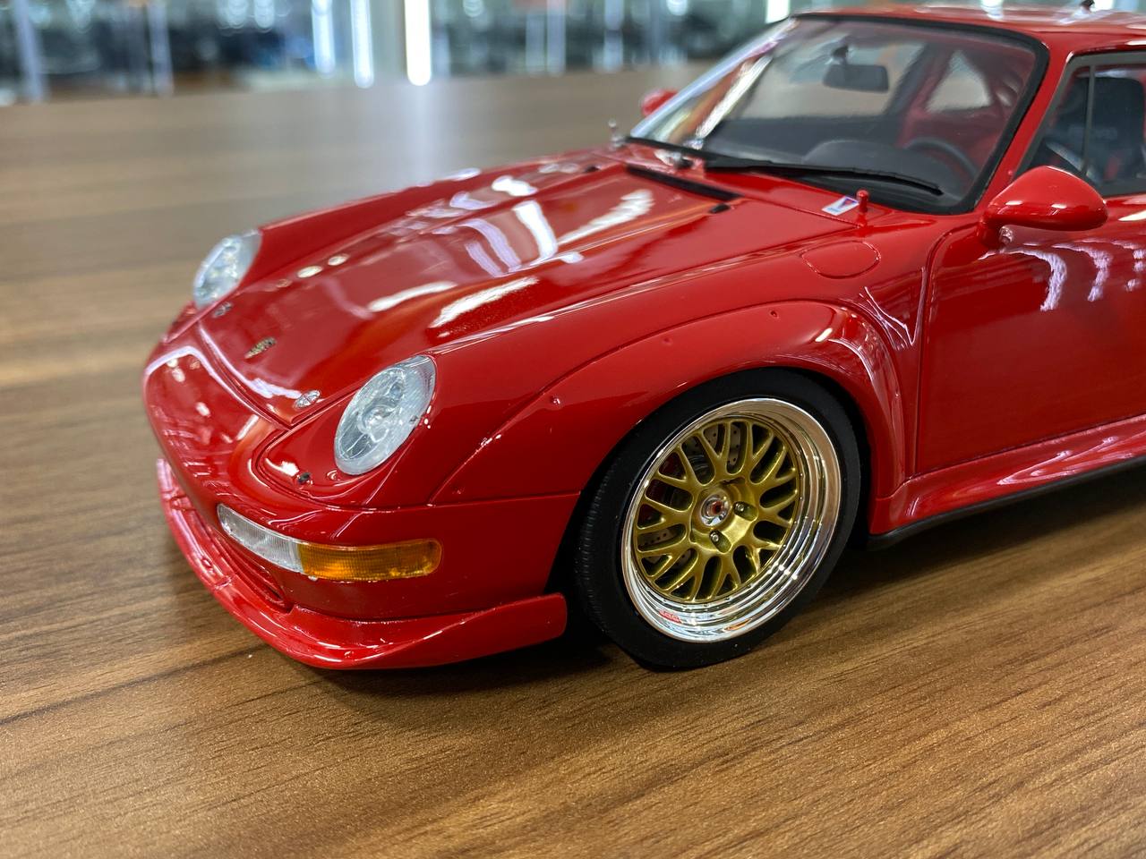 1/18 Resin Model GT Spirit Porsche 911 (993) 3.8 RSR 1996 - Red - Limited Edition