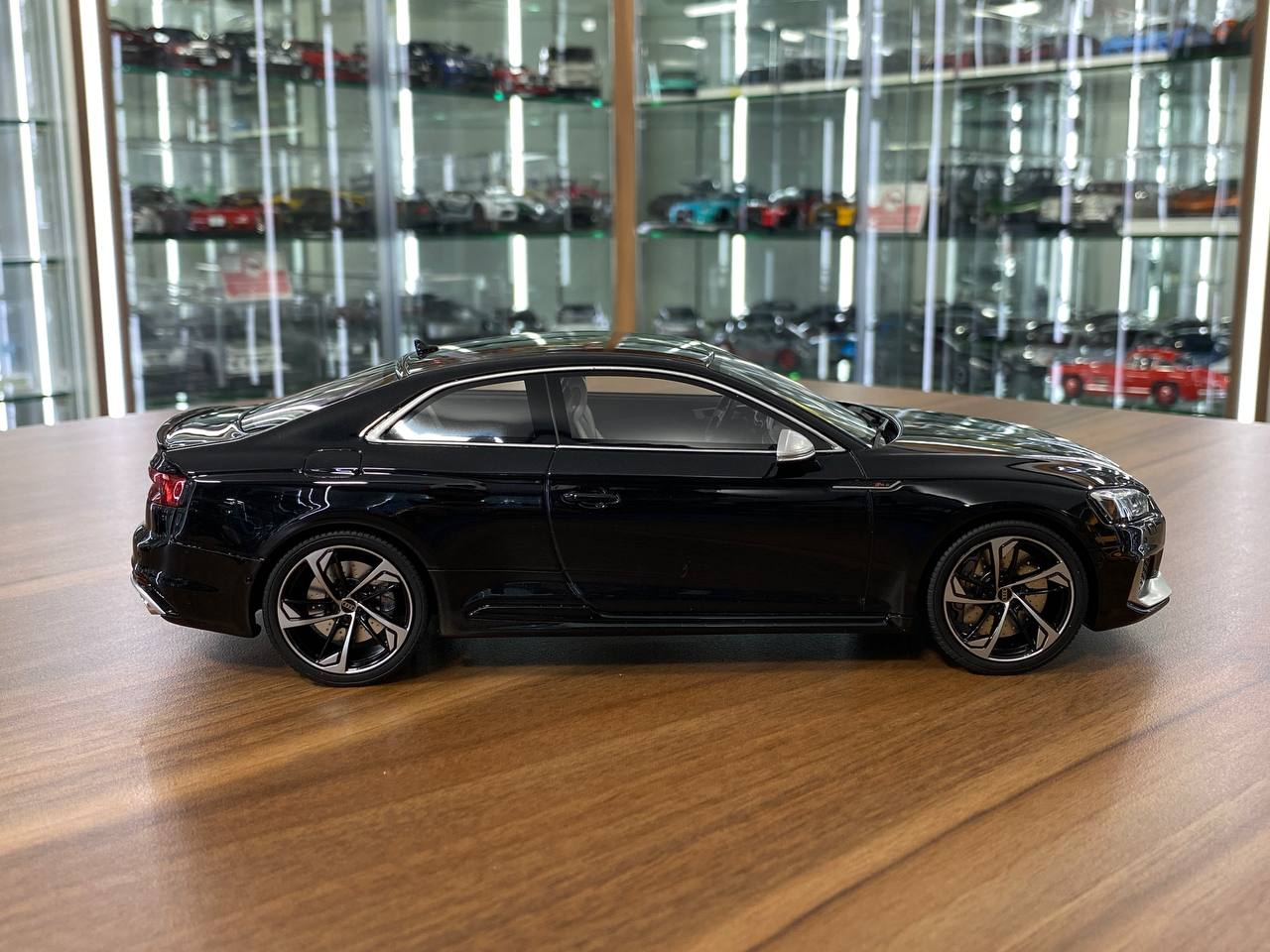 1/18 Resin GT Spirit Audi RS 5 Coupe 2017 in Black -  Limited Edition 500pcs