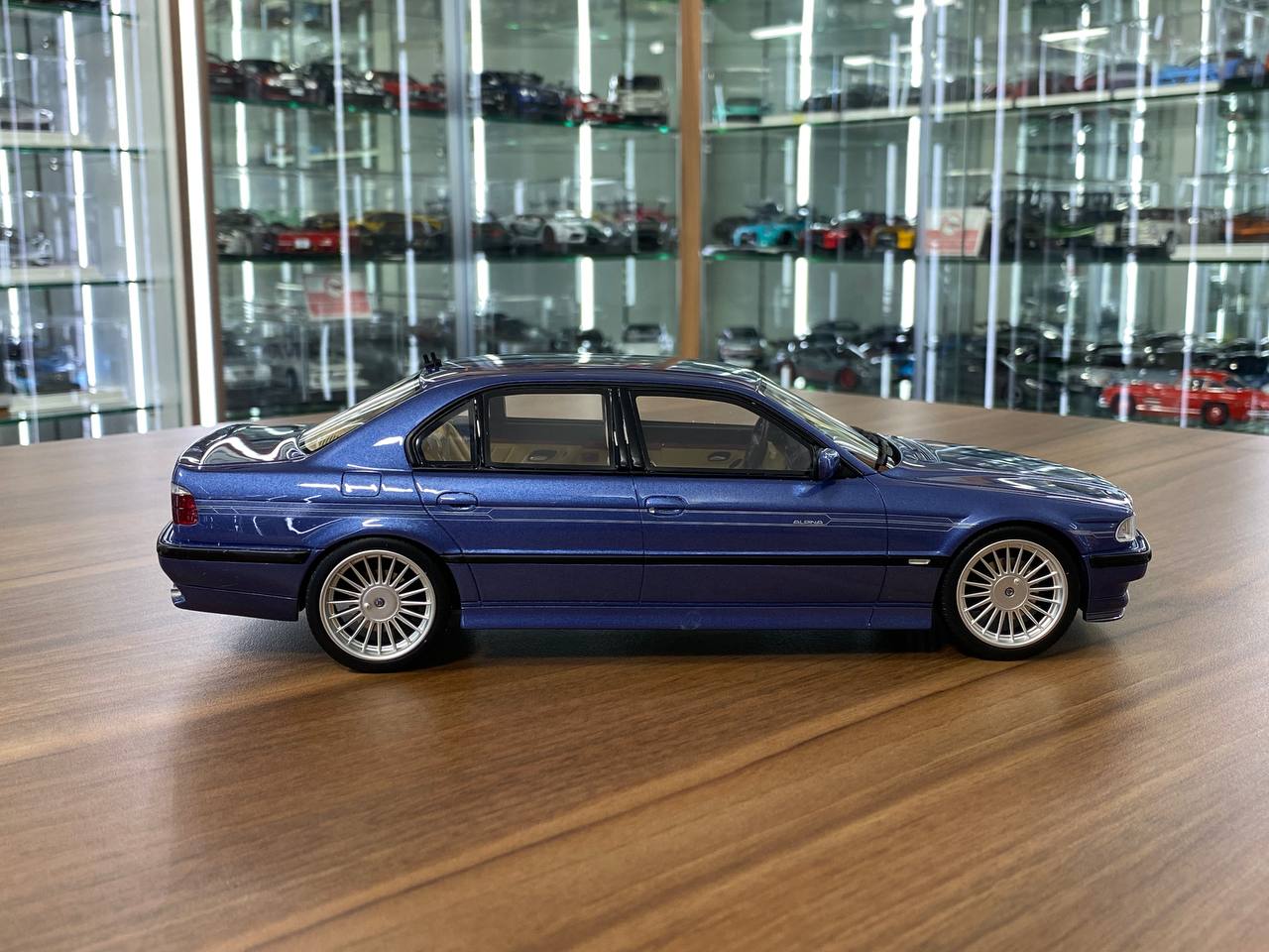 1/18 Resin BMW Alpina B12 6.0 E38 1999 - Blue by OttOMobile - Limited 3000 pcs