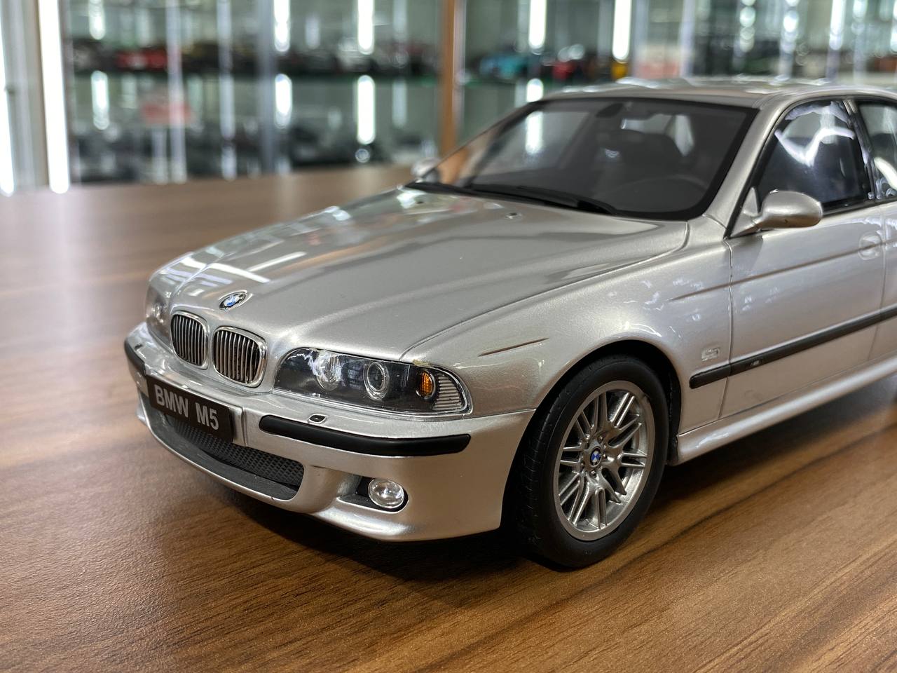 1/18 Resin BMW M5 E39 1998 - Silver by OttOMobile - Limited 4000 pcs