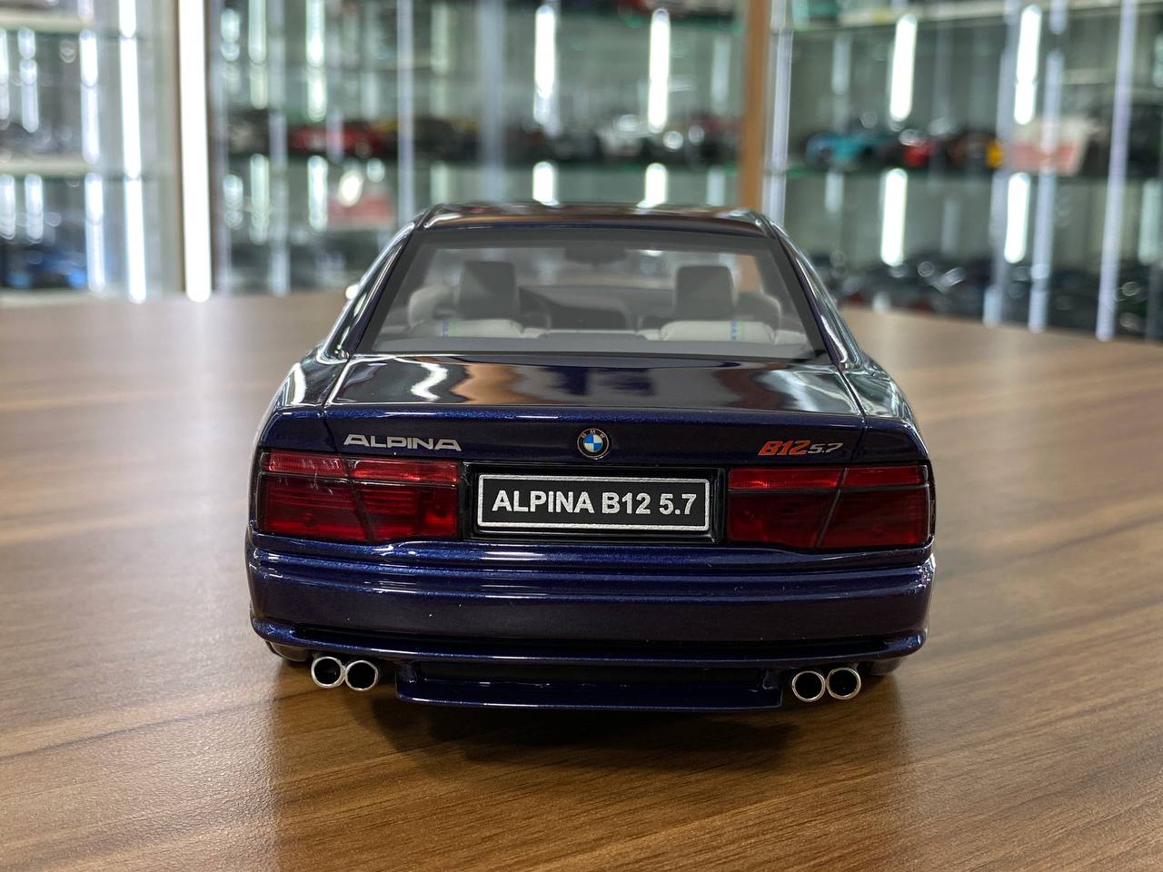 1/18 Resin BMW Alpina B12 5.7 (E31) 1996- Blue by OttOMobile - Limited 2000 pcs