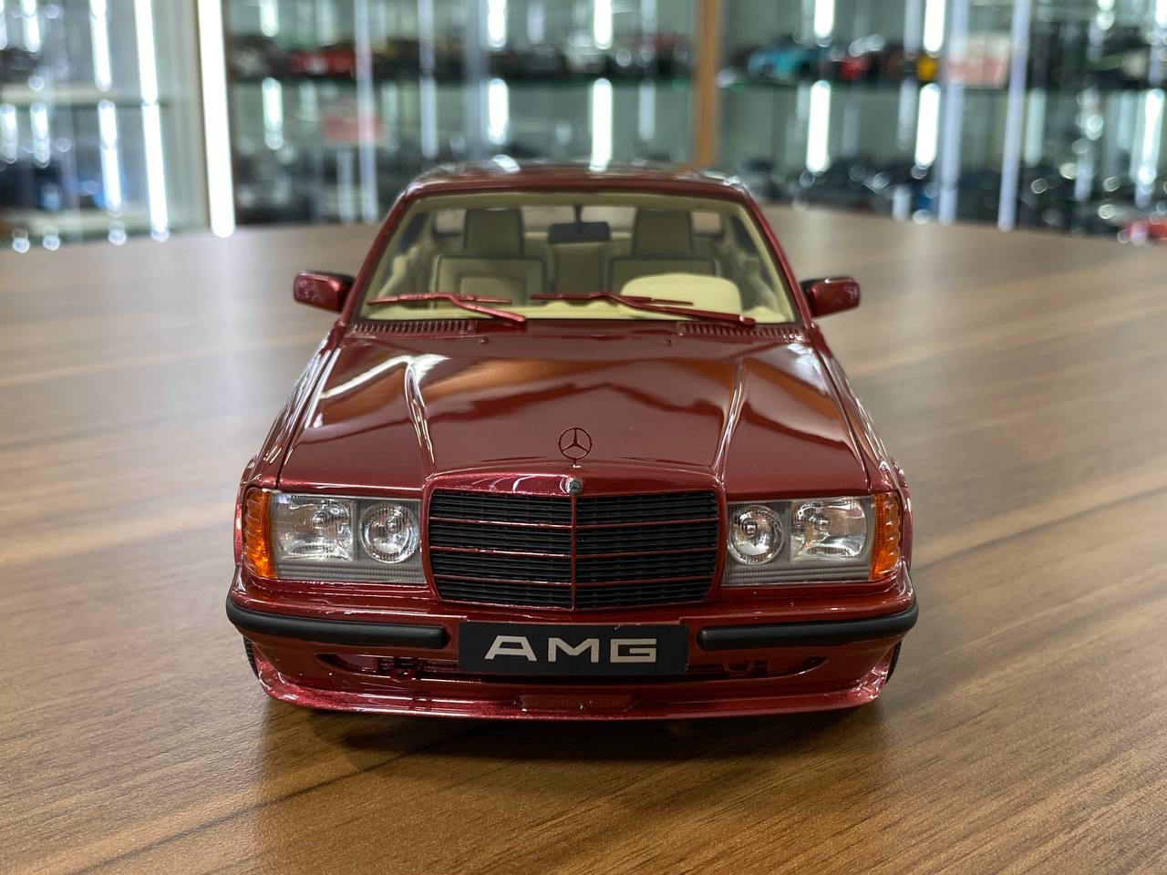 1/18 Resin Mercedes-Benz 500 CE AMG 1983 - Brilliant Red by OttOMobile - Limited 2000 pcs