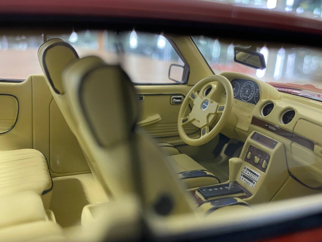 1/18 Resin Mercedes-Benz 500 CE AMG 1983 - Brilliant Red by OttOMobile - Limited 2000 pcs