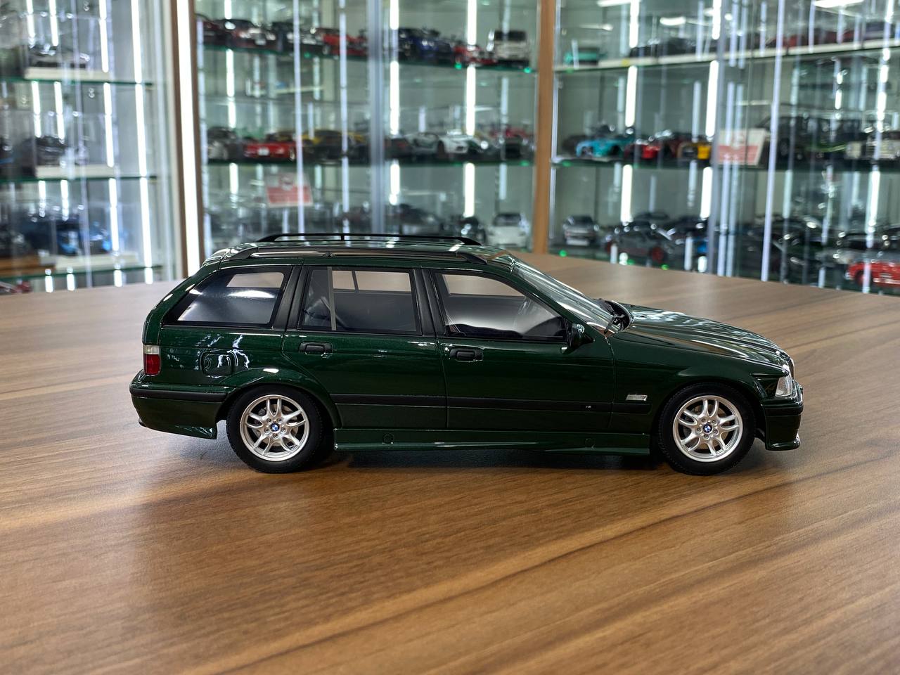 1/18 Resin BMW 328i E36 Touring M Pack 1997 - Green by OttOMobile - Limited 999 pcs