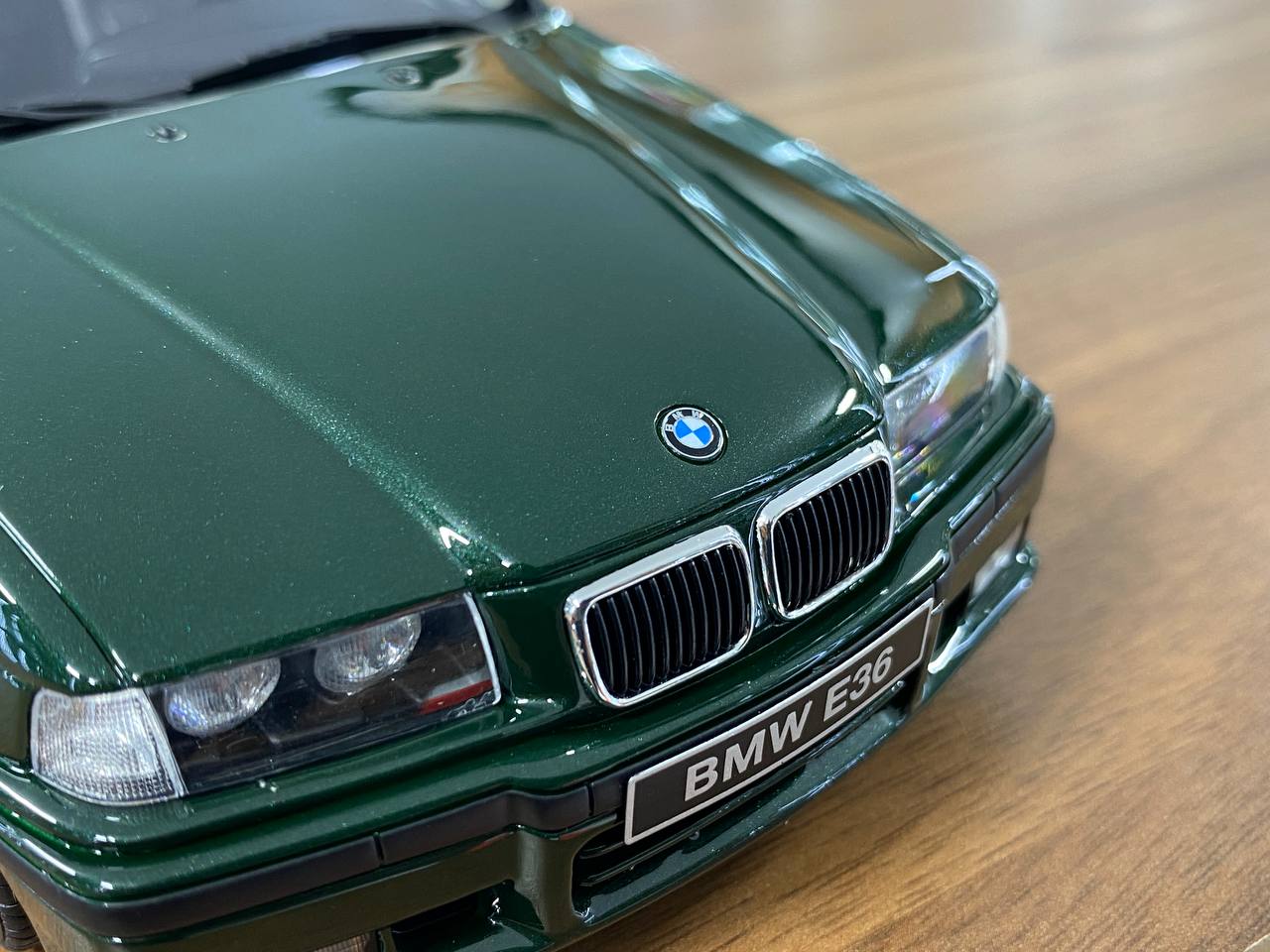1/18 Resin BMW 328i E36 Touring M Pack 1997 - Green by OttOMobile - Limited 999 pcs