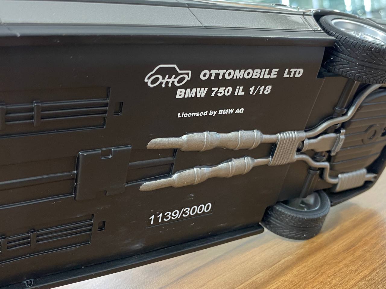 1/18 Resin BMW 750 IL E38 1995 - Silver by OttOMobile - Limited 3000 pcs