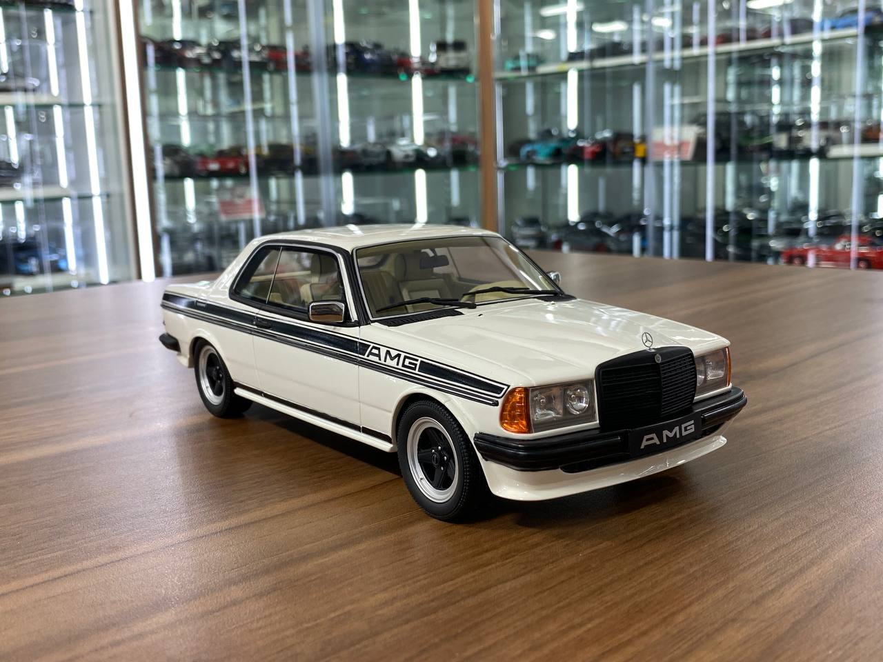 1/18 Resin Mercedes-Benz 280 CE AMG (C123) 199 - Artic White by OttOMobile - Limited 250 pcs