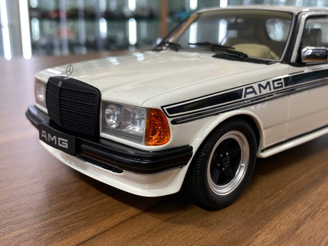 1/18 Resin Mercedes-Benz 280 CE AMG (C123) 199 - Artic White by OttOMobile - Limited 250 pcs