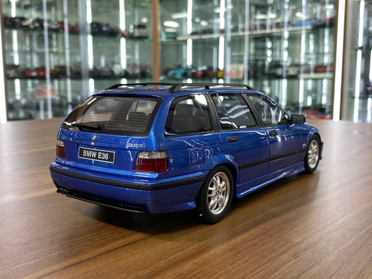 1/18 Resin BMW 328i E36 Touring M Pack 1997  - Blue by OttOMobile - Limited 4000 pcs