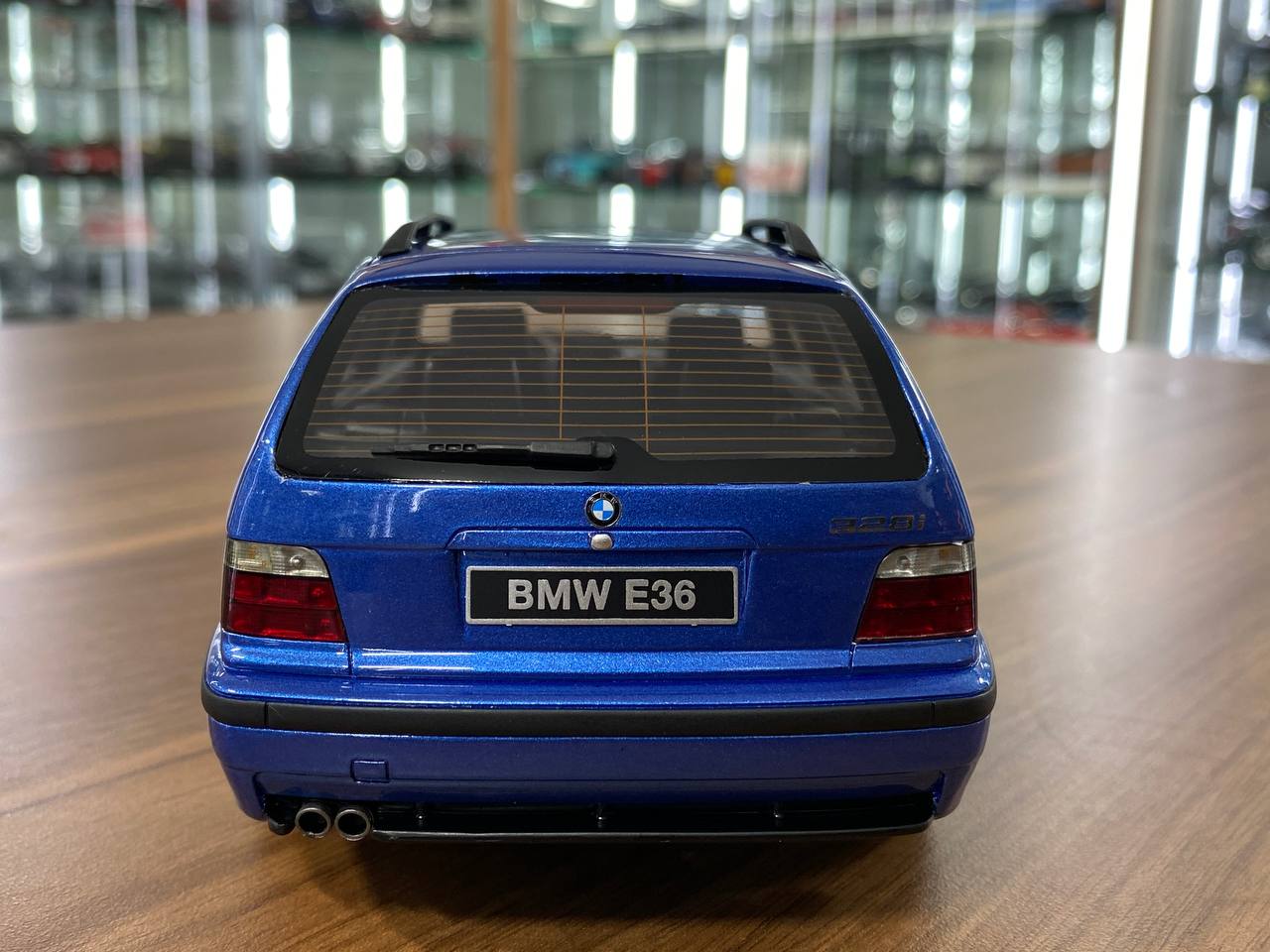 1/18 Resin BMW 328i E36 Touring M Pack 1997  - Blue by OttOMobile - Limited 4000 pcs