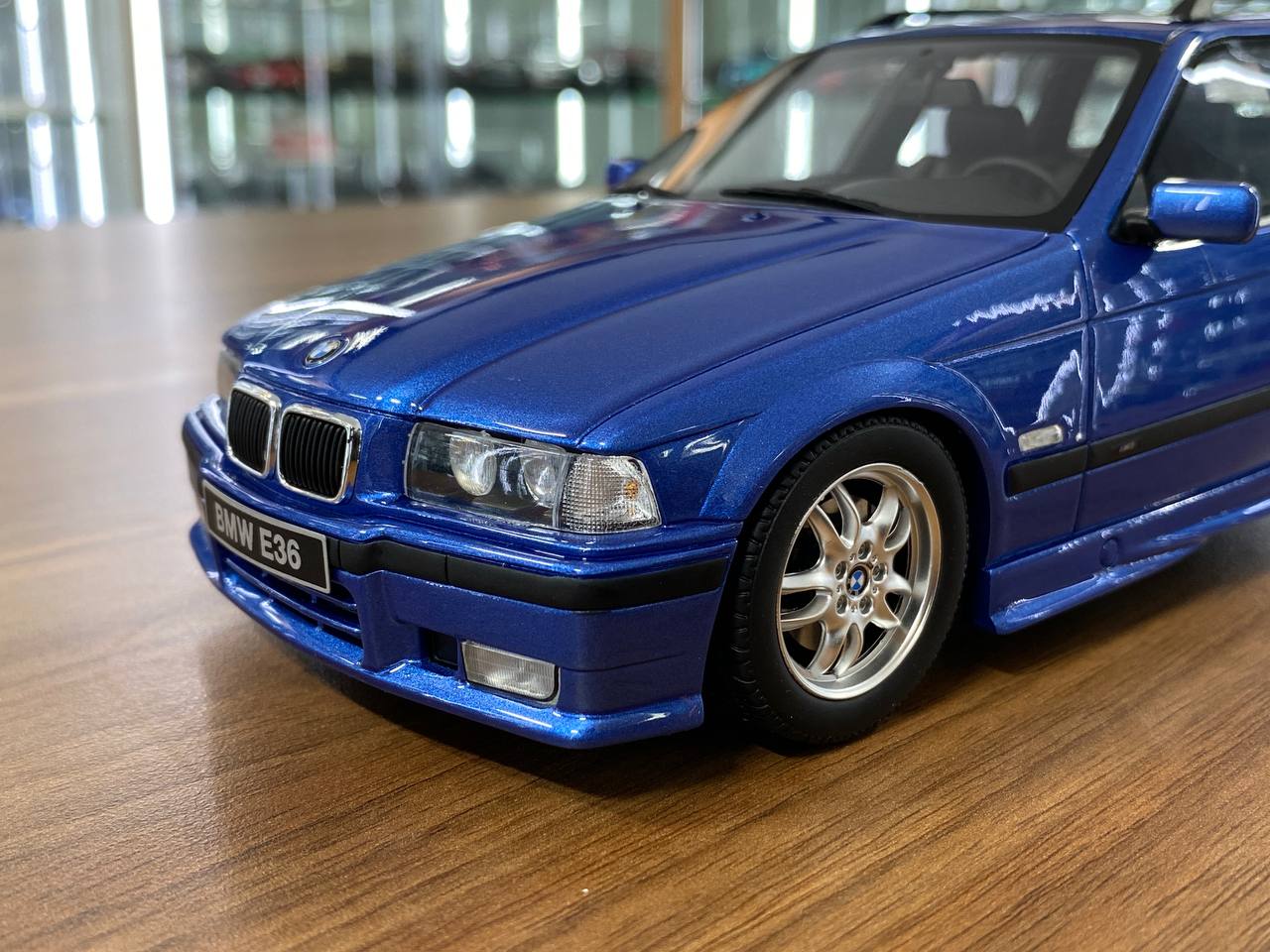 1/18 Resin BMW 328i E36 Touring M Pack 1997  - Blue by OttOMobile - Limited 4000 pcs