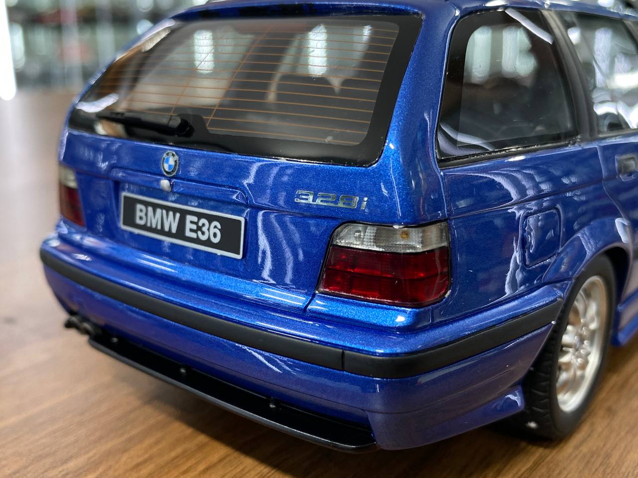 1/18 Resin BMW 328i E36 Touring M Pack 1997  - Blue by OttOMobile - Limited 4000 pcs
