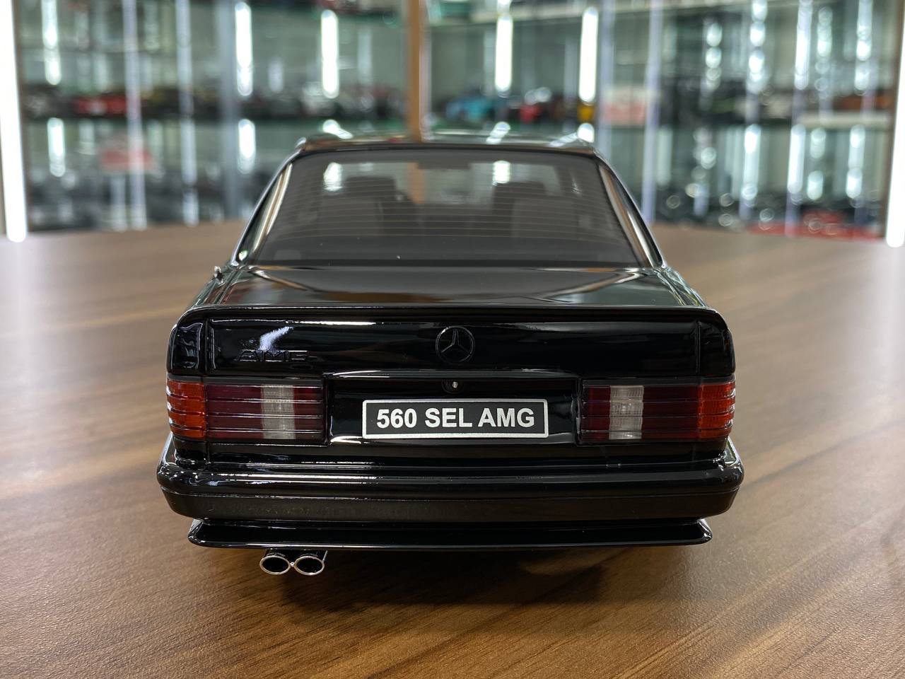 1/18 Resin Mercedes-Benz 560 SEL AMG W126 6.0 1989 -Obsidian Black by OttOMobile - Limited 2000 pcs
