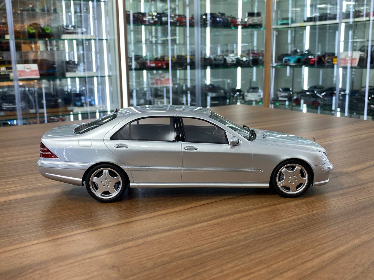 1/18 Resin Mercedes-Benz S 55 AMG ( W220 ) 2000 -Silver by OttOMobile - Limited 2000 pcs