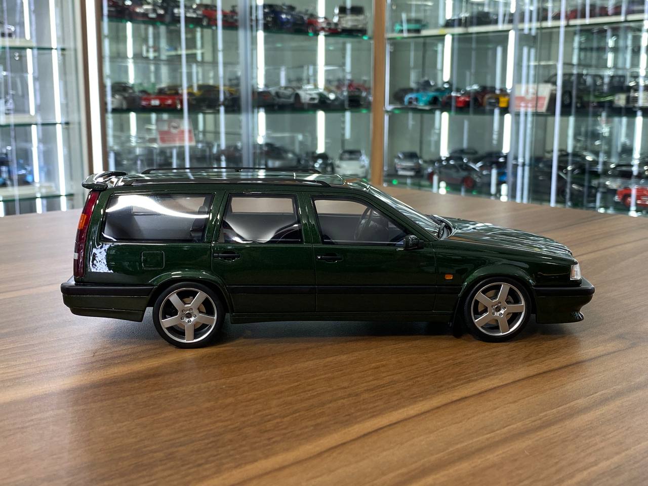 1/18 Resin Volvo 850 T-5R Estate 1995 - Dark Green by OttOMobile - Limited 2500 pcs