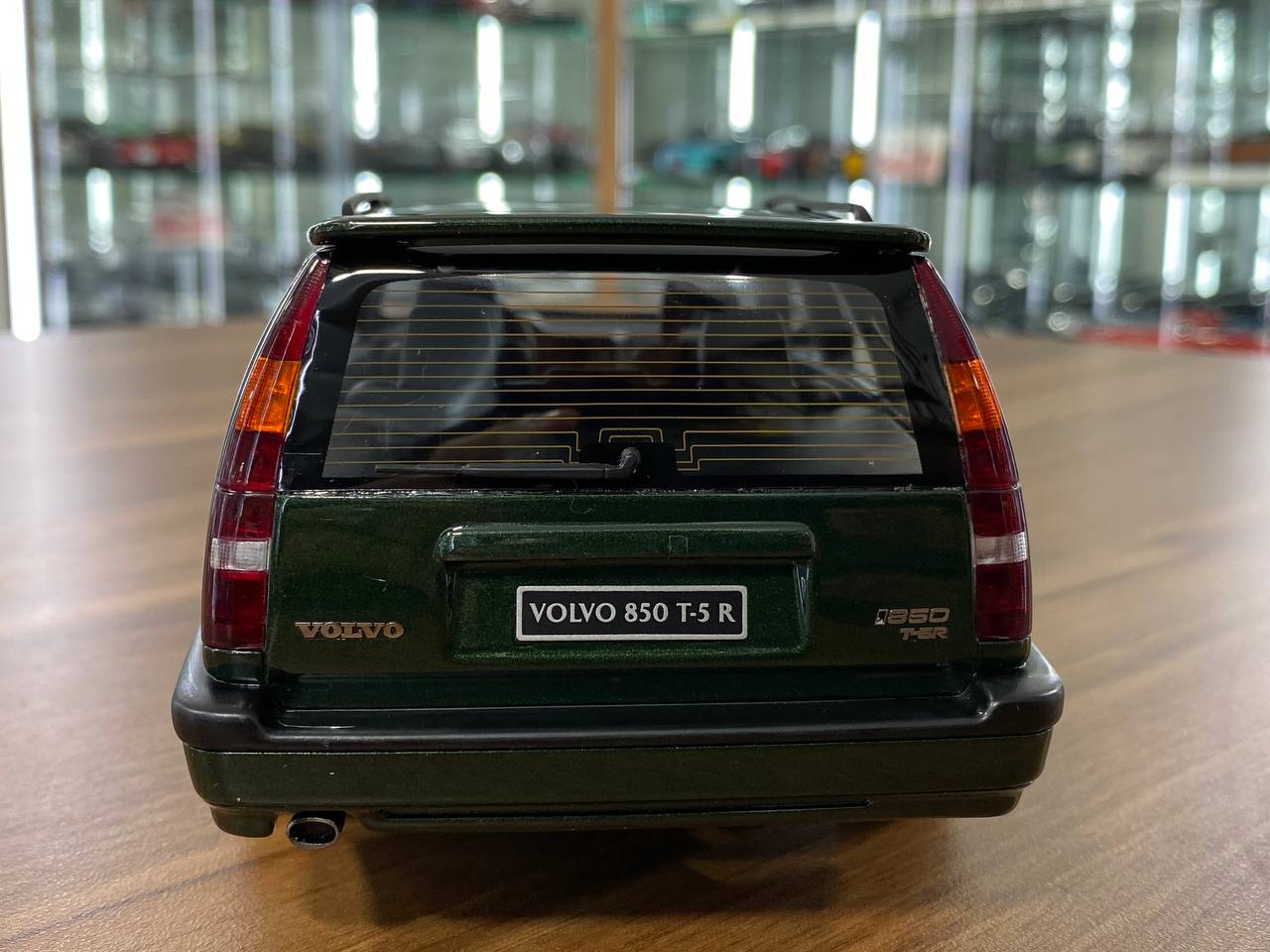 1/18 Resin Volvo 850 T-5R Estate 1995 - Dark Green by OttOMobile - Limited 2500 pcs