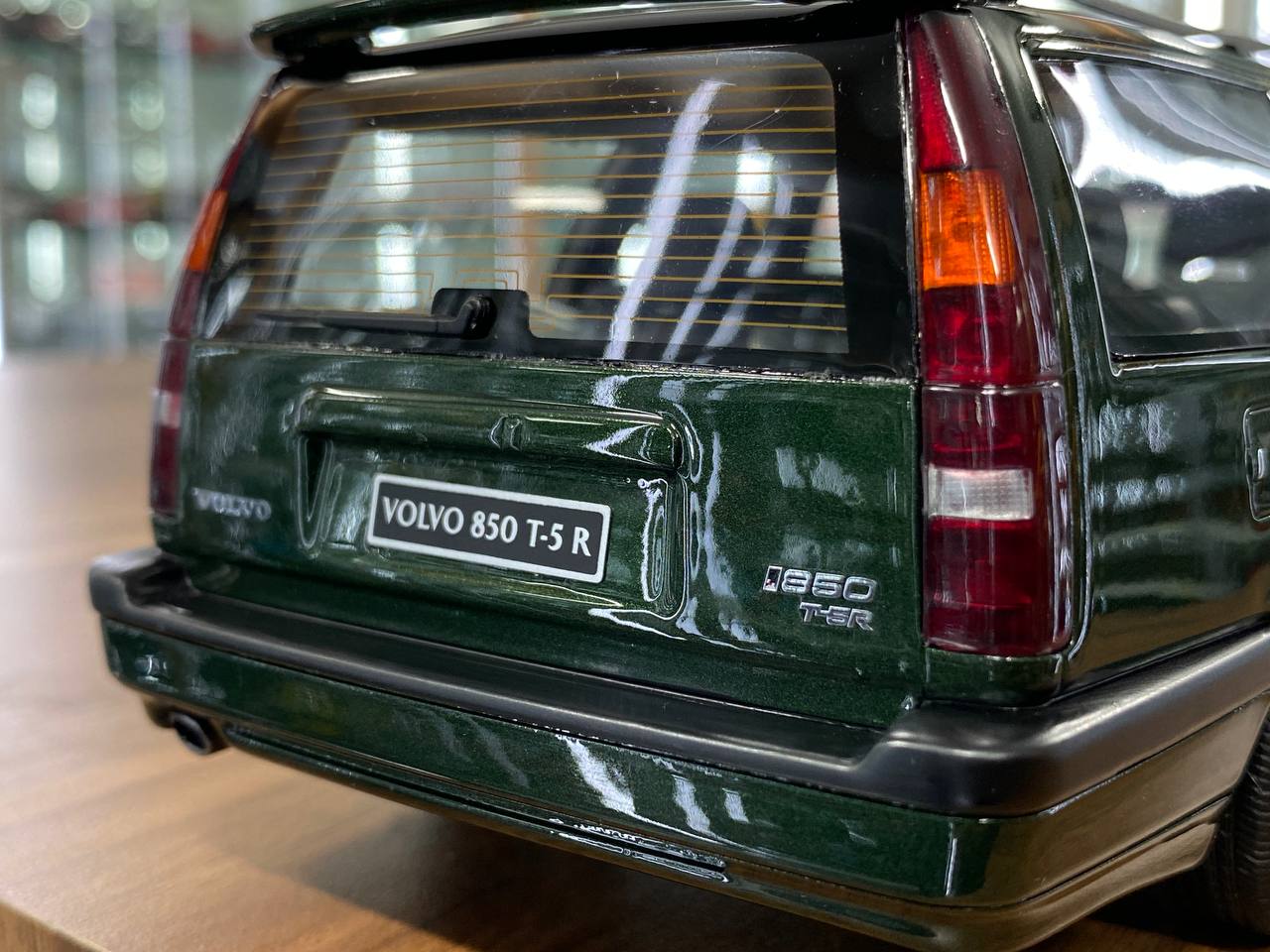 1/18 Resin Volvo 850 T-5R Estate 1995 - Dark Green by OttOMobile - Limited 2500 pcs