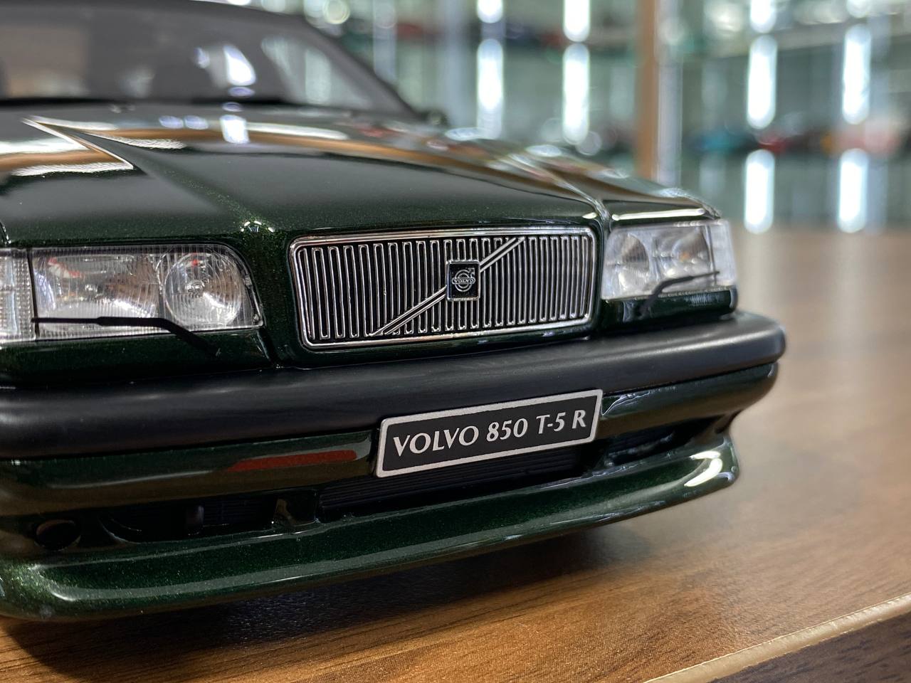 1/18 Resin Volvo 850 T-5R Estate 1995 - Dark Green by OttOMobile - Limited 2500 pcs
