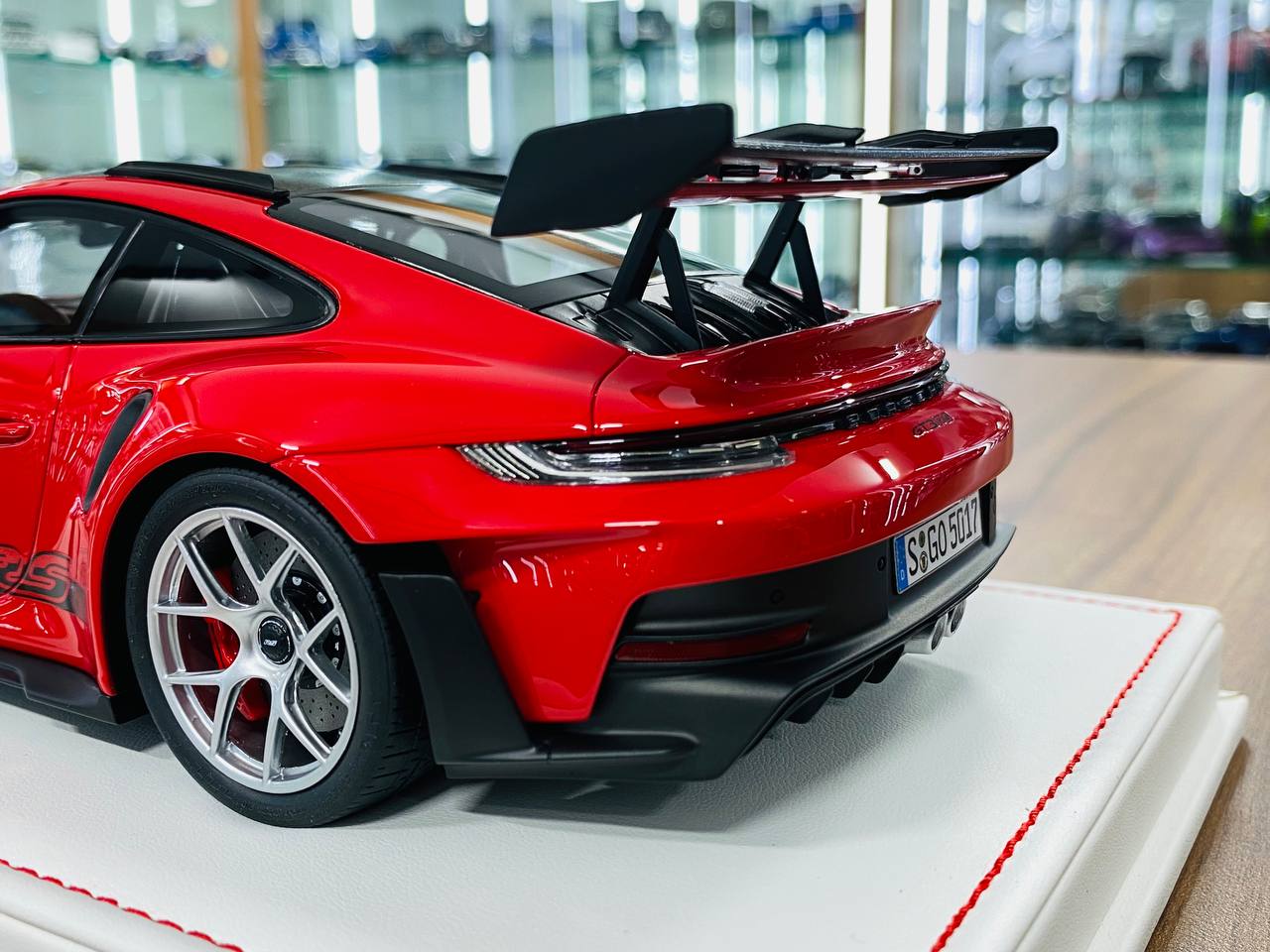 Ivy Model 1/18 Porsche 911 992 GT3 RS Weissach – Guards Red, Limited to 24