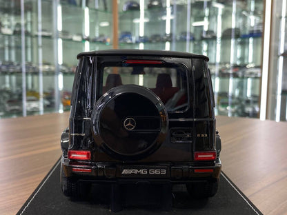 1/18 Resin Model - Mercedes-Benz AMG G63 with Removable Grill (Black/Red Interior)