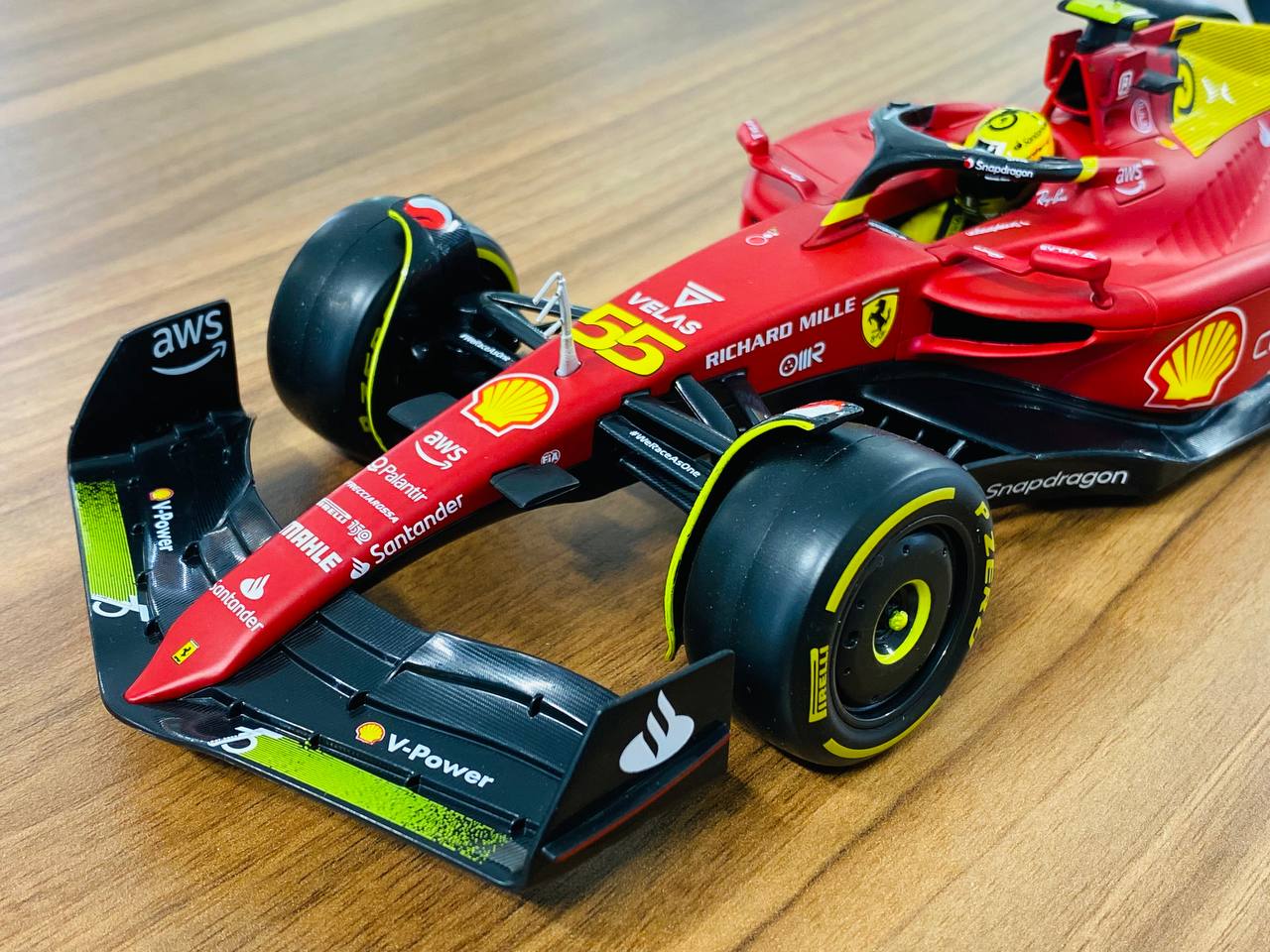 1/18 Metal Diecast Bburago Ferrari F1-75 C.Sainz #55 (2022) Matt Red/Yellow