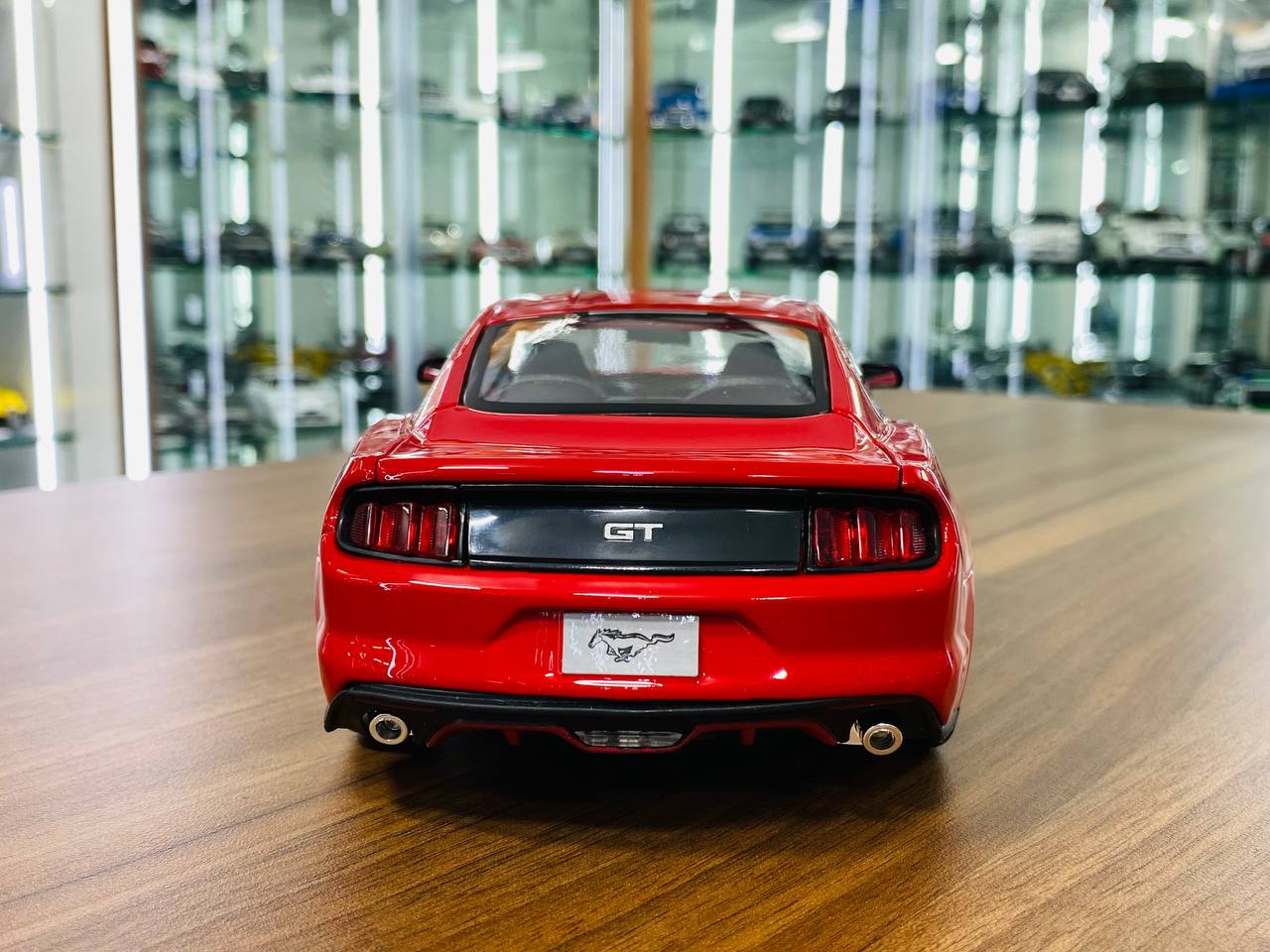 1/18 Diecast Full opening  Maisto Ford Mustang 2015 in Red