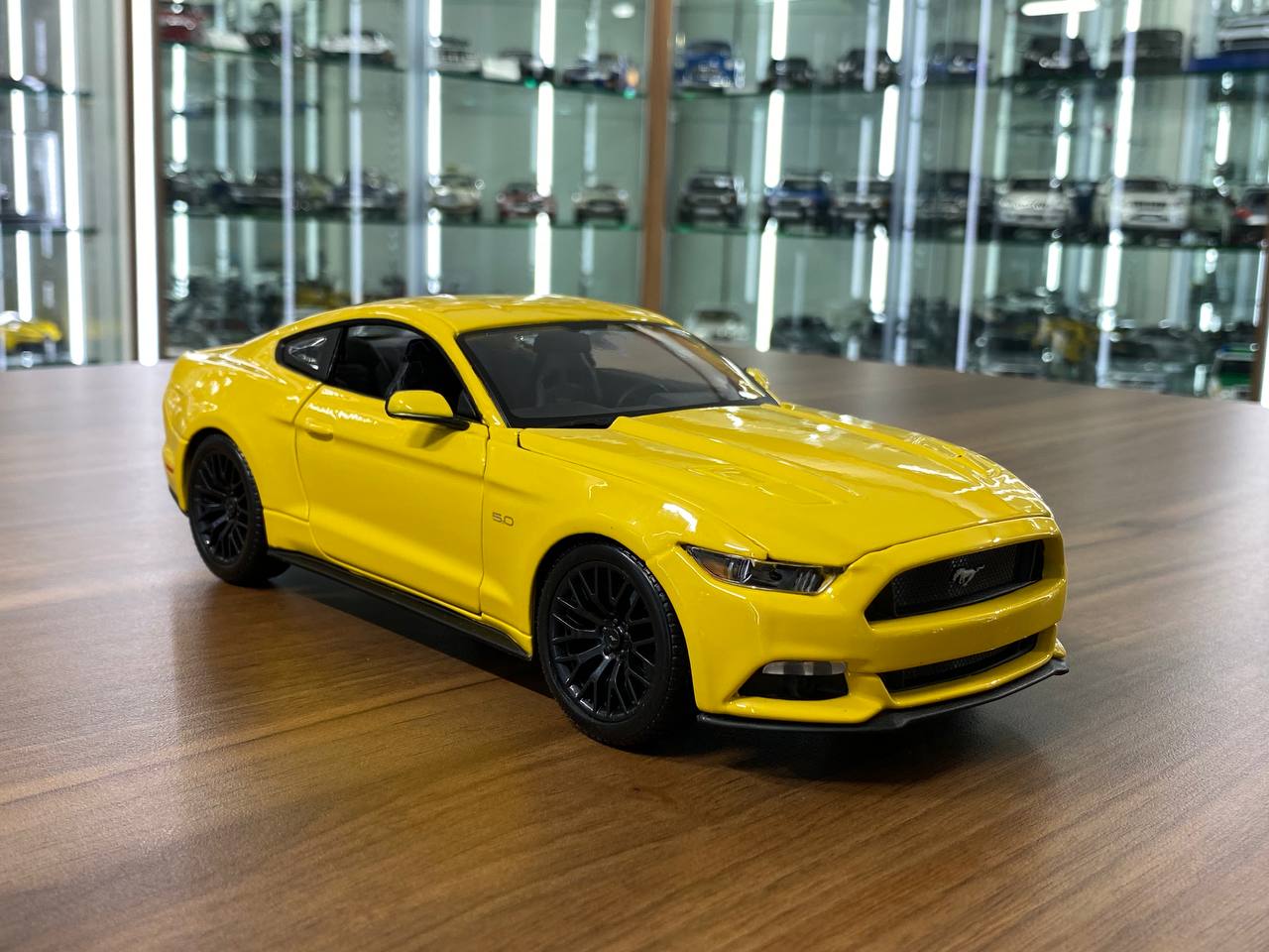 1/18 Diecast Maisto Ford Mustang 2015 Yellow