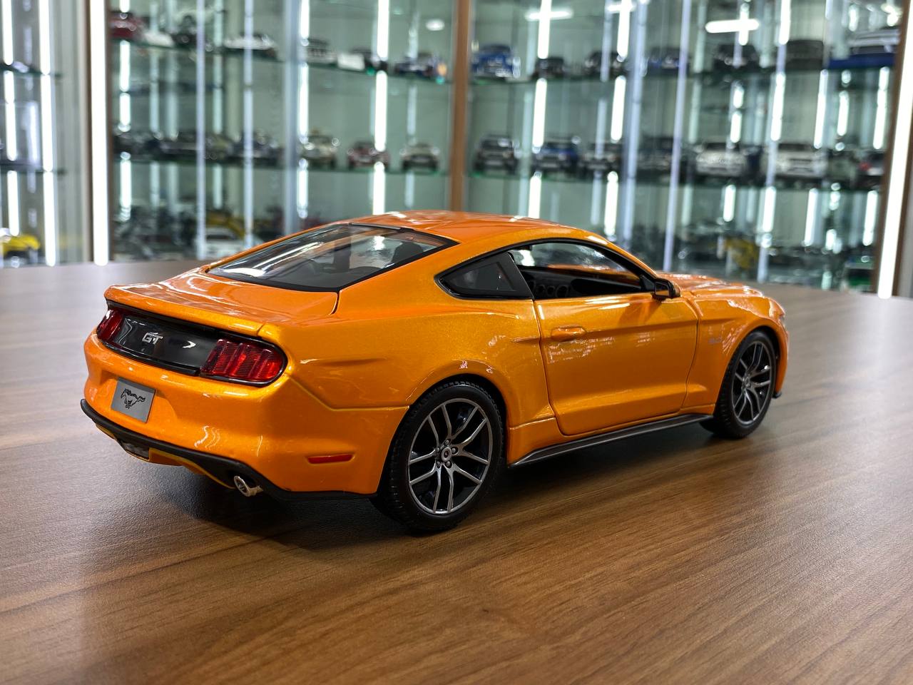 1/18 Diecast Maisto Ford Mustang 2015 Orange