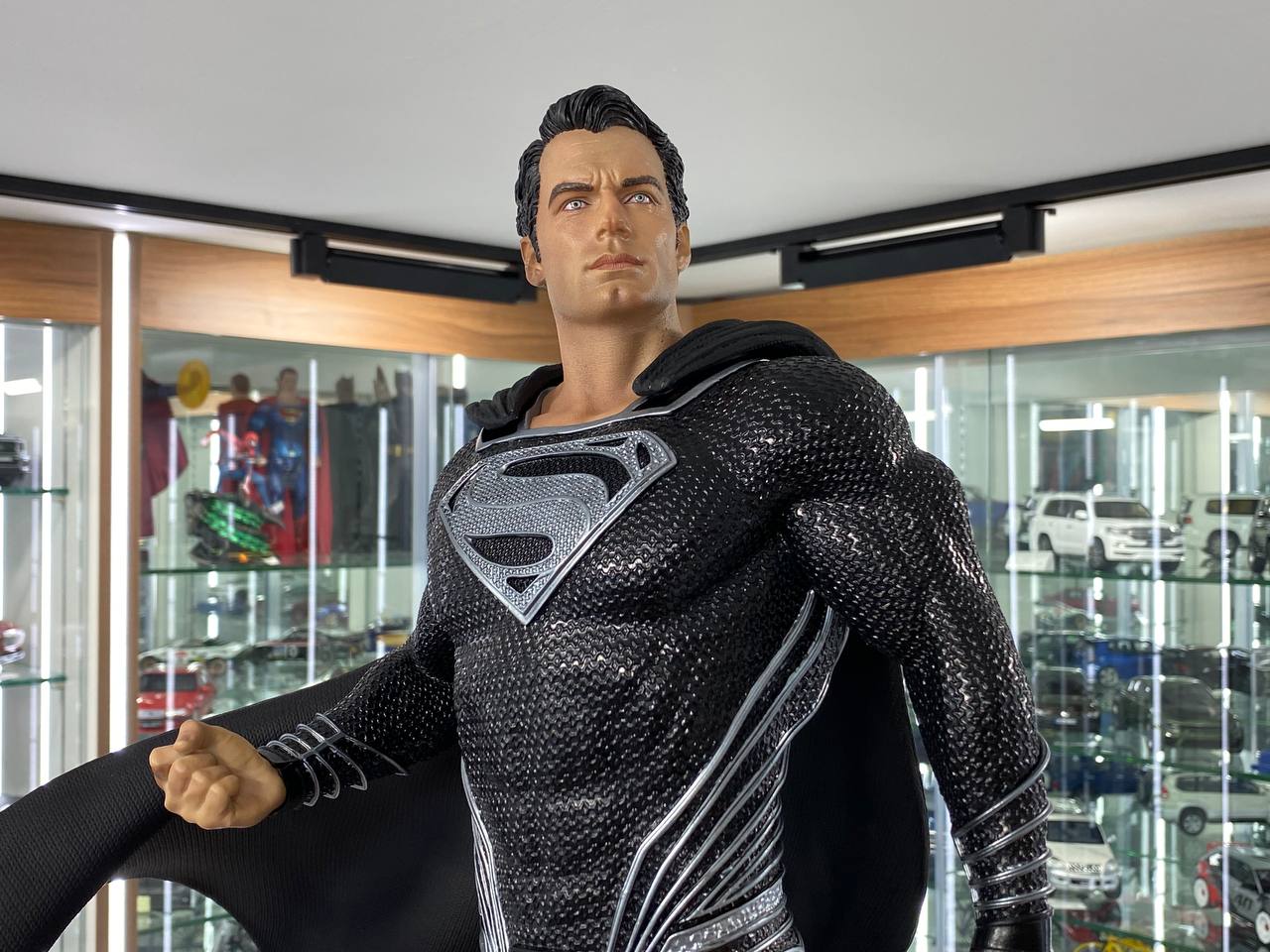 SUPERMAN  Black Suit “Justice League” Figure
