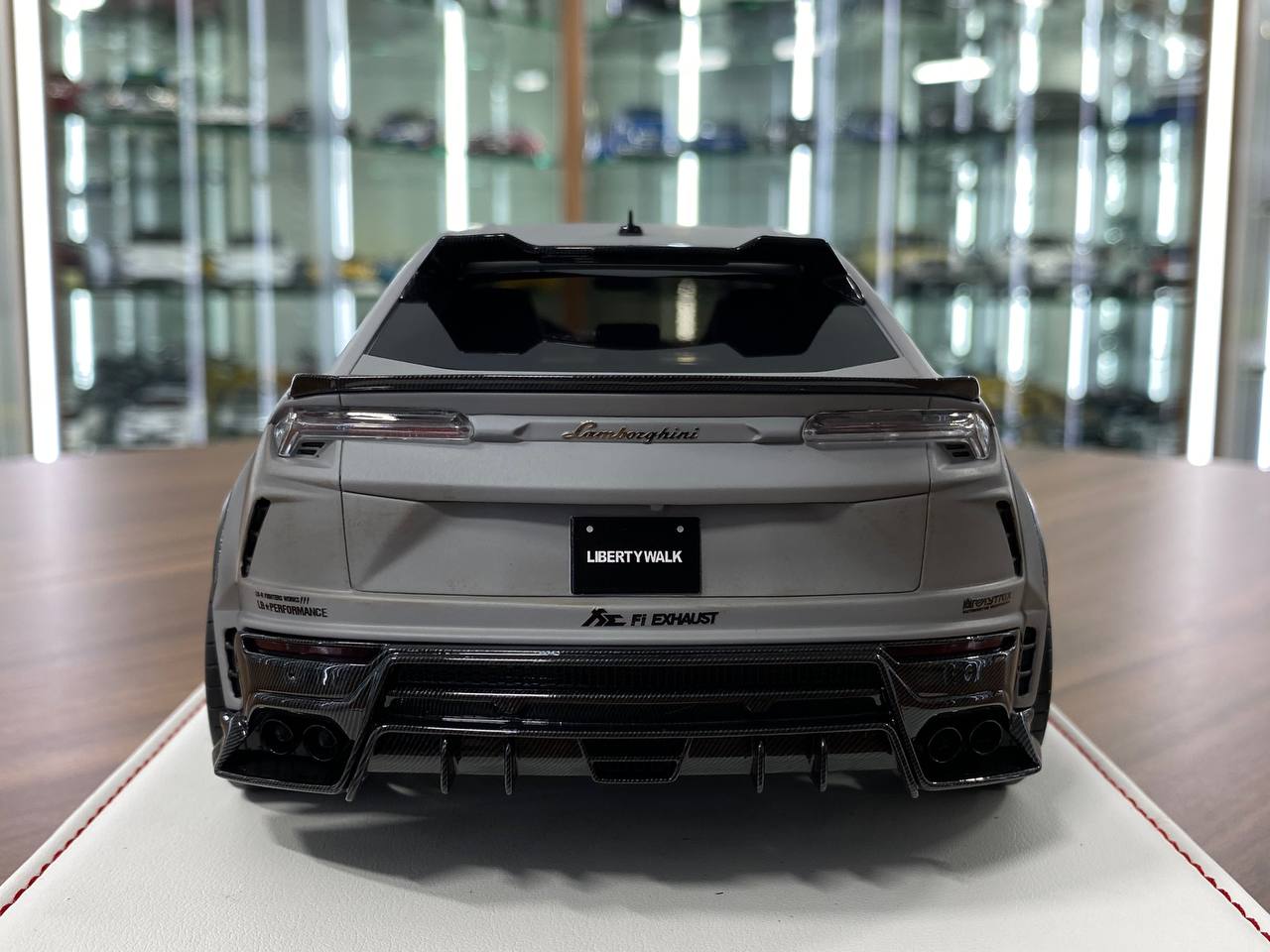 1:18 Resin Model  - IVY Model Lamborghini URUS LB Works (Fighter Grey)