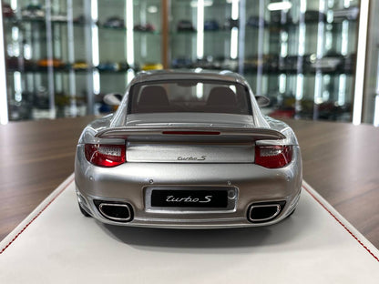 1:18 Resin - Porsche 911 Turbo S (997.2) Silver with Black Interior by Ivy Model