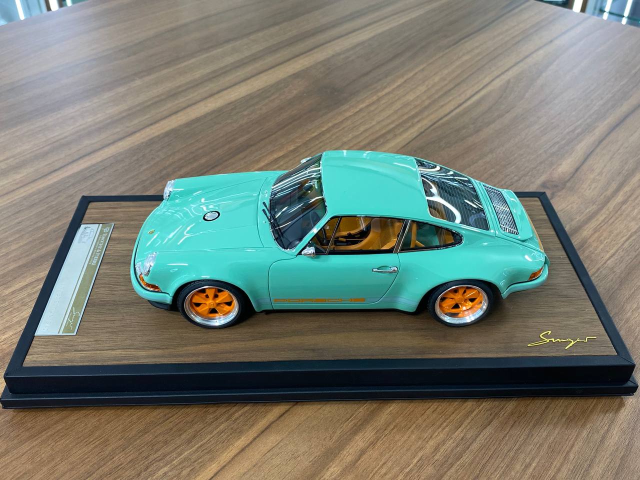 1/18 Porsche Singer 911 Timothy & Pierre in Tiffany