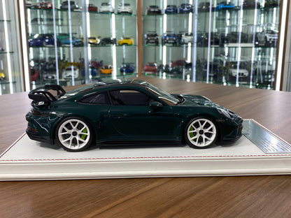 1:18 Resin - Davis & Giovanni Porsche 911 GT3 (992) Porsche Racing Green Metallic - Limited Edition 36pcs