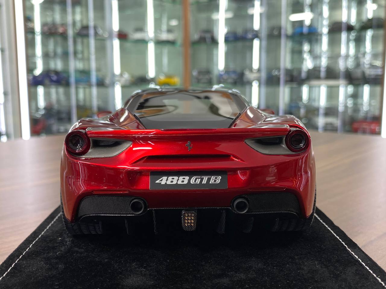 1:18 Resin MR Collection Models Ferrari 488 GTB – Red / Black Roof (Limited Edition)