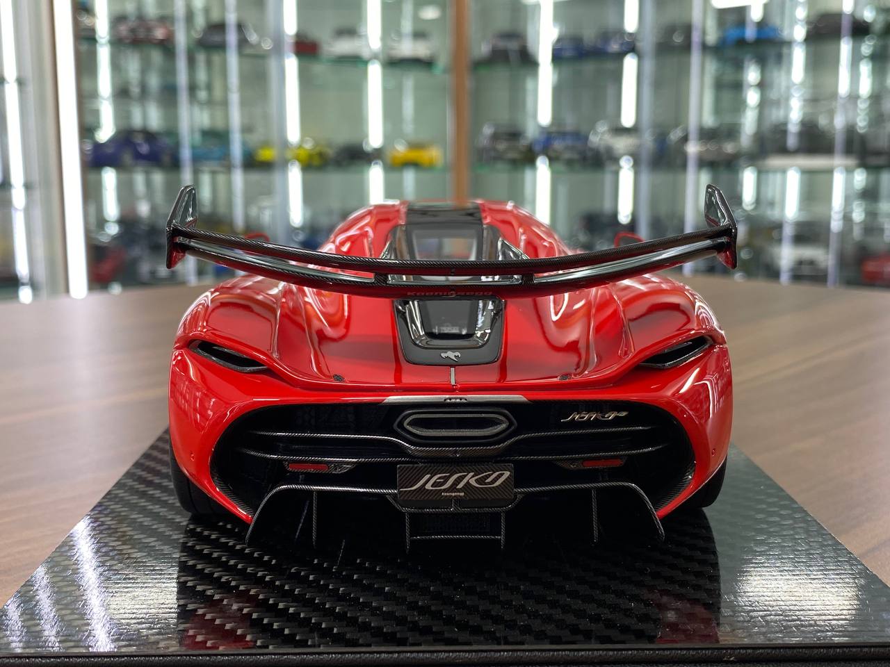 1:18 Resin Model – FrontiArt Koenigsegg Jesko Chill Red (Limited 199 pcs)