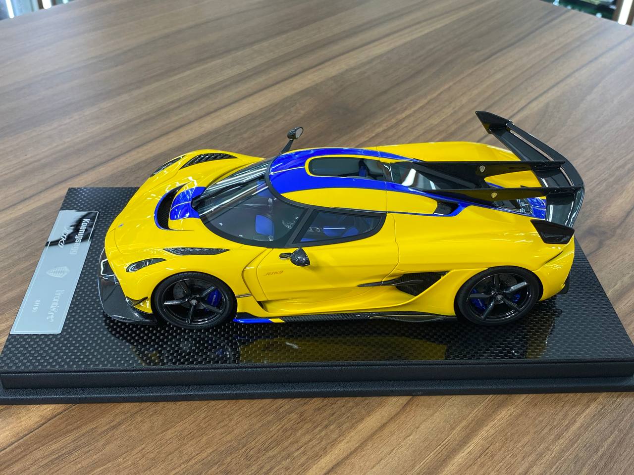 1:18 Resin Model – FrontiArt Koenigsegg Jesko Swedish Flag Yellow (Limited 150 pcs)