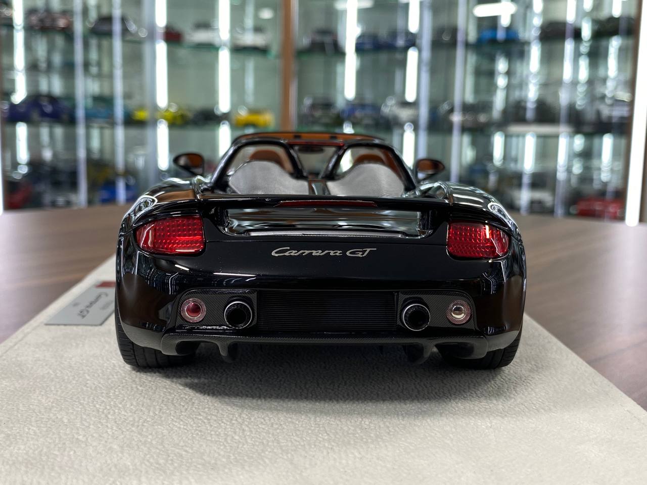 1:18 Resin Model  – Make Up Porsche Carrera GT (2004) Black Limited 60 pcs